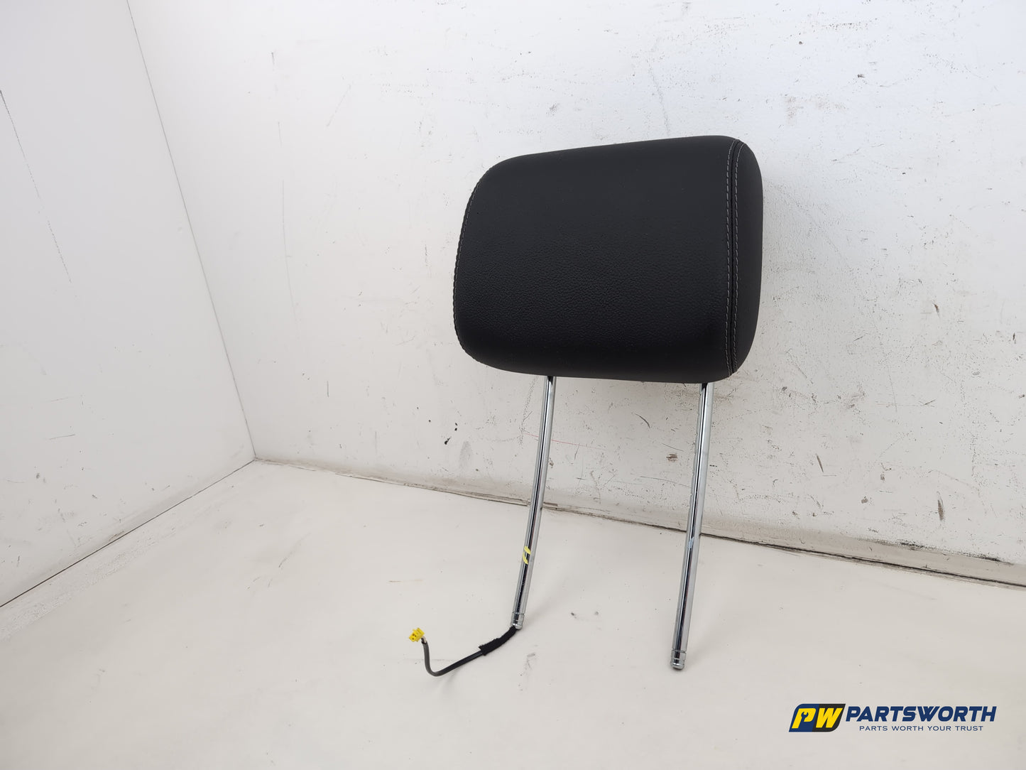 Mercedes R320 R-Class W251 Front Leather Driver Side Headrest 2006-2013 - photo 3