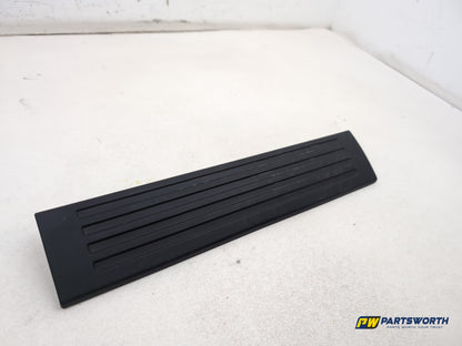 Mercedes R320 R-Class W251 Interior Door Step Trim Front Right A2516860136 - photo 2