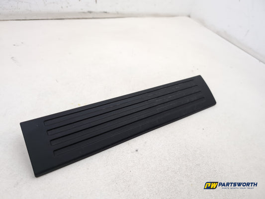 Mercedes R320 R-Class W251 Interior Door Step Trim Front Right A2516860136 - photo 2