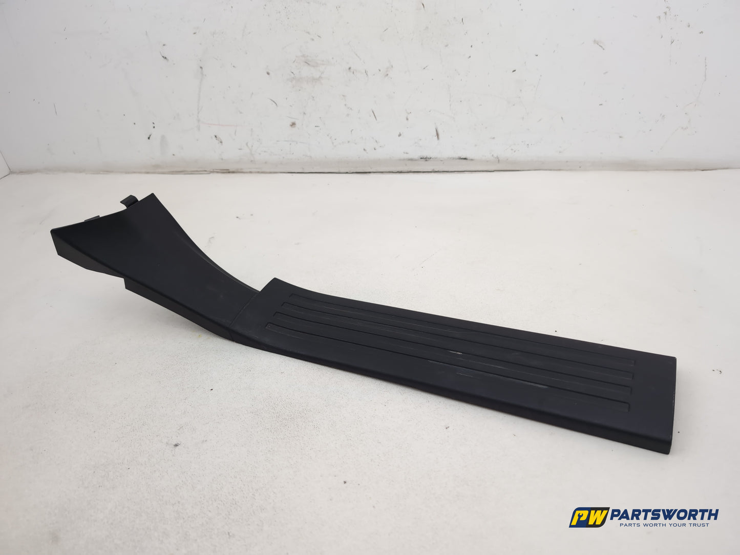 Mercedes R320 R-Class W251 Rear Left Door Step Cover A2516860336 2006-2013 - photo 9