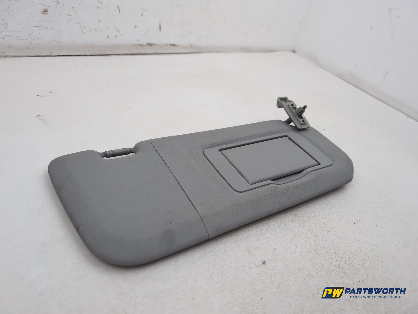 Mercedes R320 R-Class W251 Sun Visor Rh Driver Side 2006-2013 - photo 3