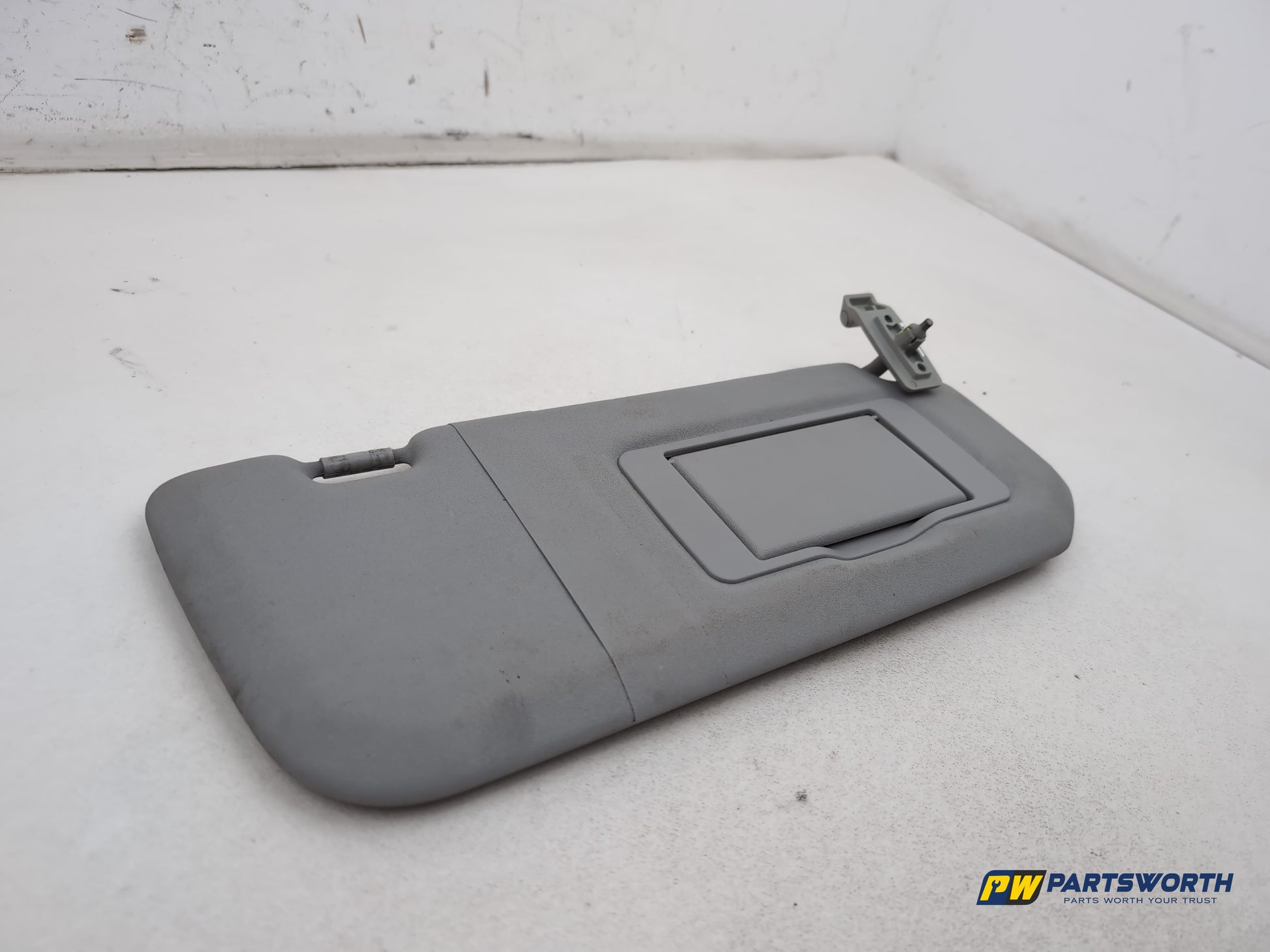 Mercedes R320 R-Class W251 Sun Visor Rh Driver Side 2006-2013 - photo 3