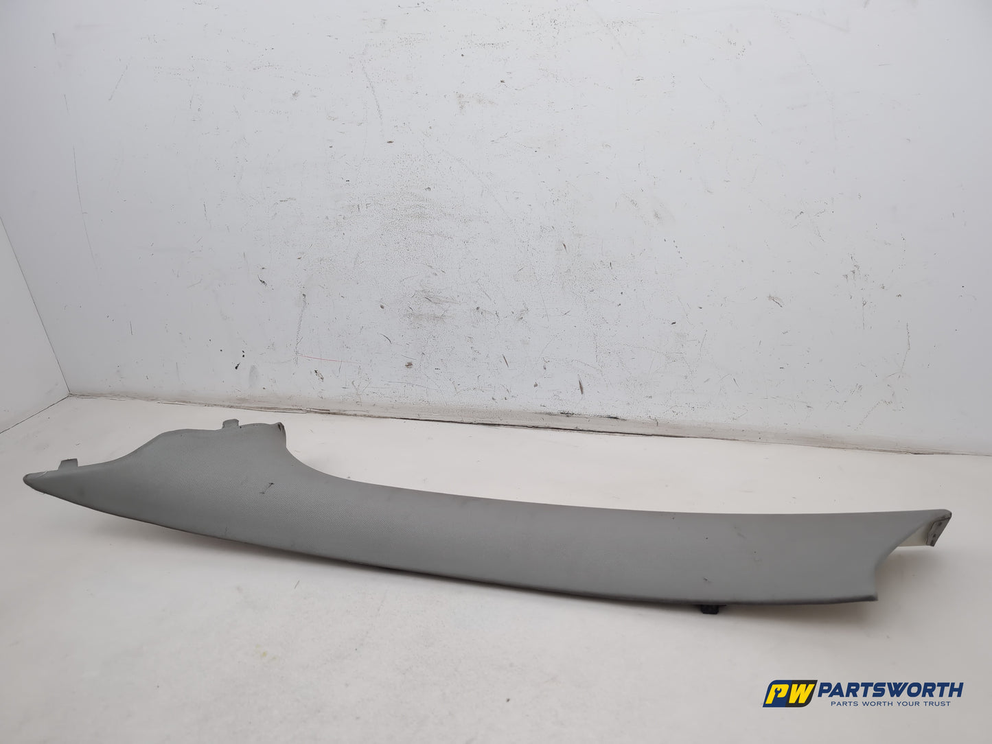 Mercedes R320 R-Class W251 Driver Side Rh A Pillar Trim A2516901925 2006-2013 - photo 3