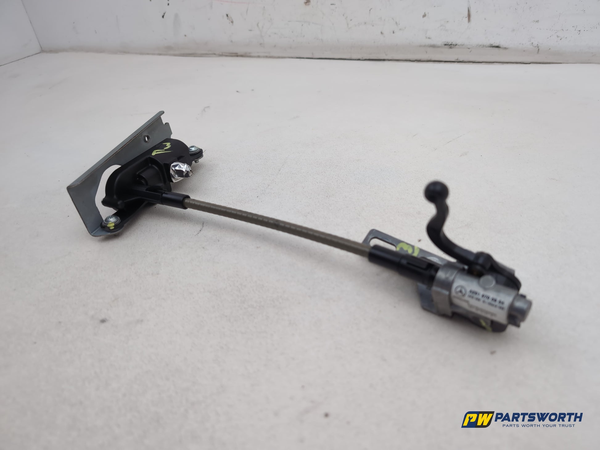 Mercedes R320 R-Class W251 Left Rear Quarter Window Motor Actuator A2518201942 - photo 3