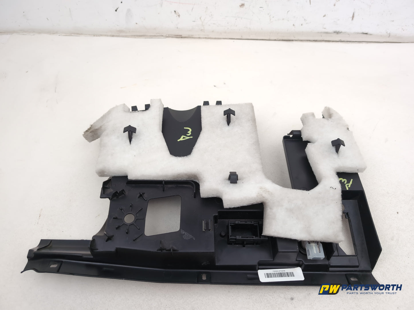 Mercedes R320 R-Class W251 Under Dashboard Legroom Trim Right Side A2516801239 - photo 3