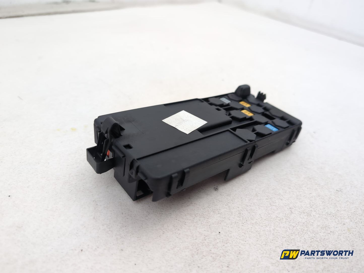 Mercedes R320 R-Class W251 Fuse Relay Box Battery Terminal Positive A2115452601 - photo 3
