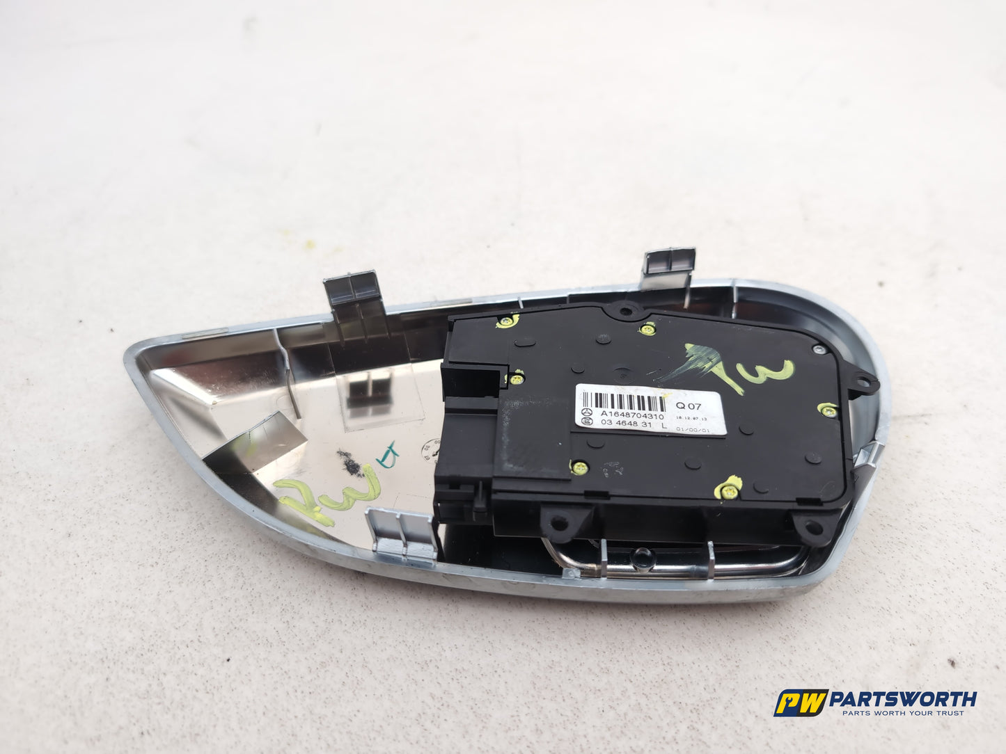 Mercedes R320 R-Class W251 Seat Control Switch Passenger A1648704310 2006-2013 - photo 3