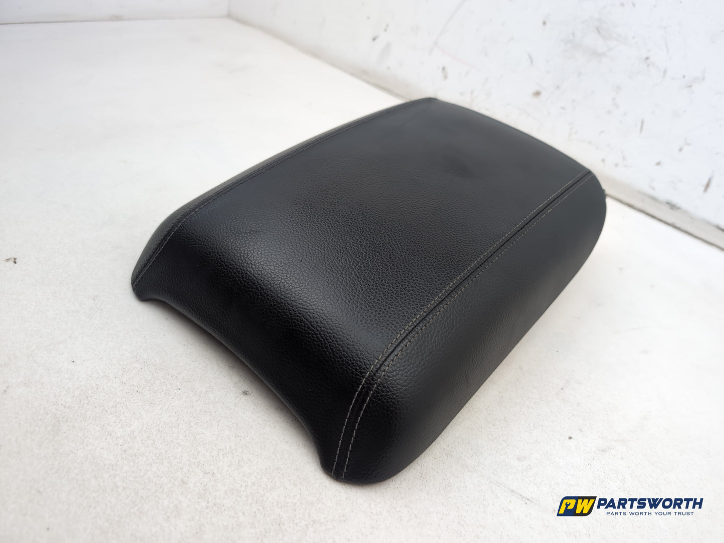 Mercedes R320 R-Class W251 Centre Console Armrest 2006-2013 - photo 3