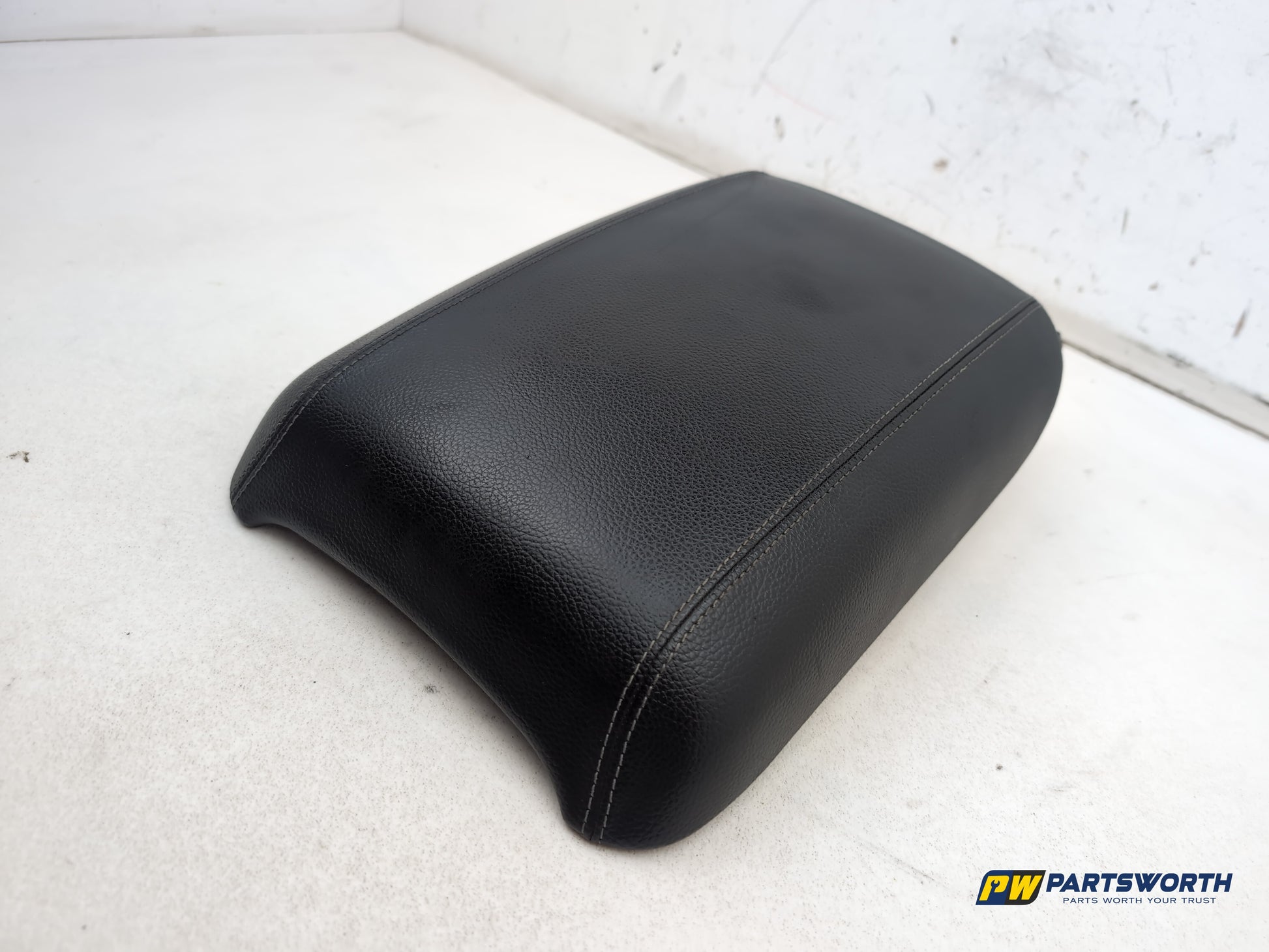 Mercedes R320 R-Class W251 Centre Console Armrest 2006-2013 - photo 3