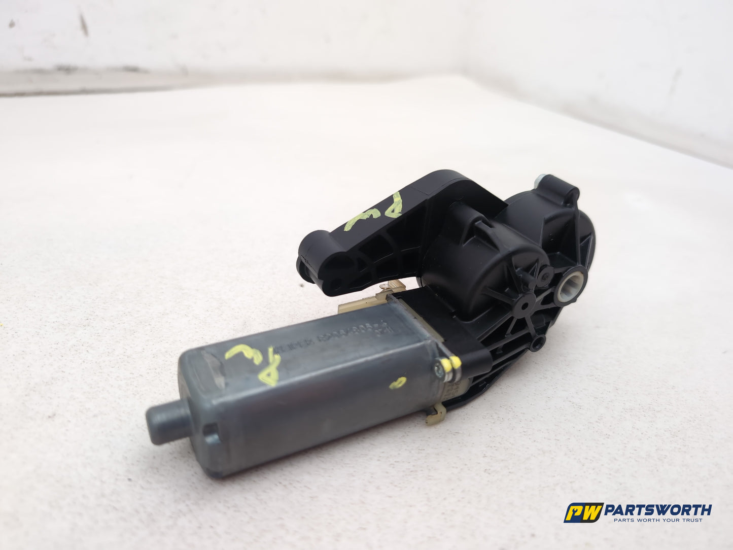 Mercedes R320 R-Class W251 Front Right Seat Ajustor Motor 0390203206 2006-2013 - photo 9
