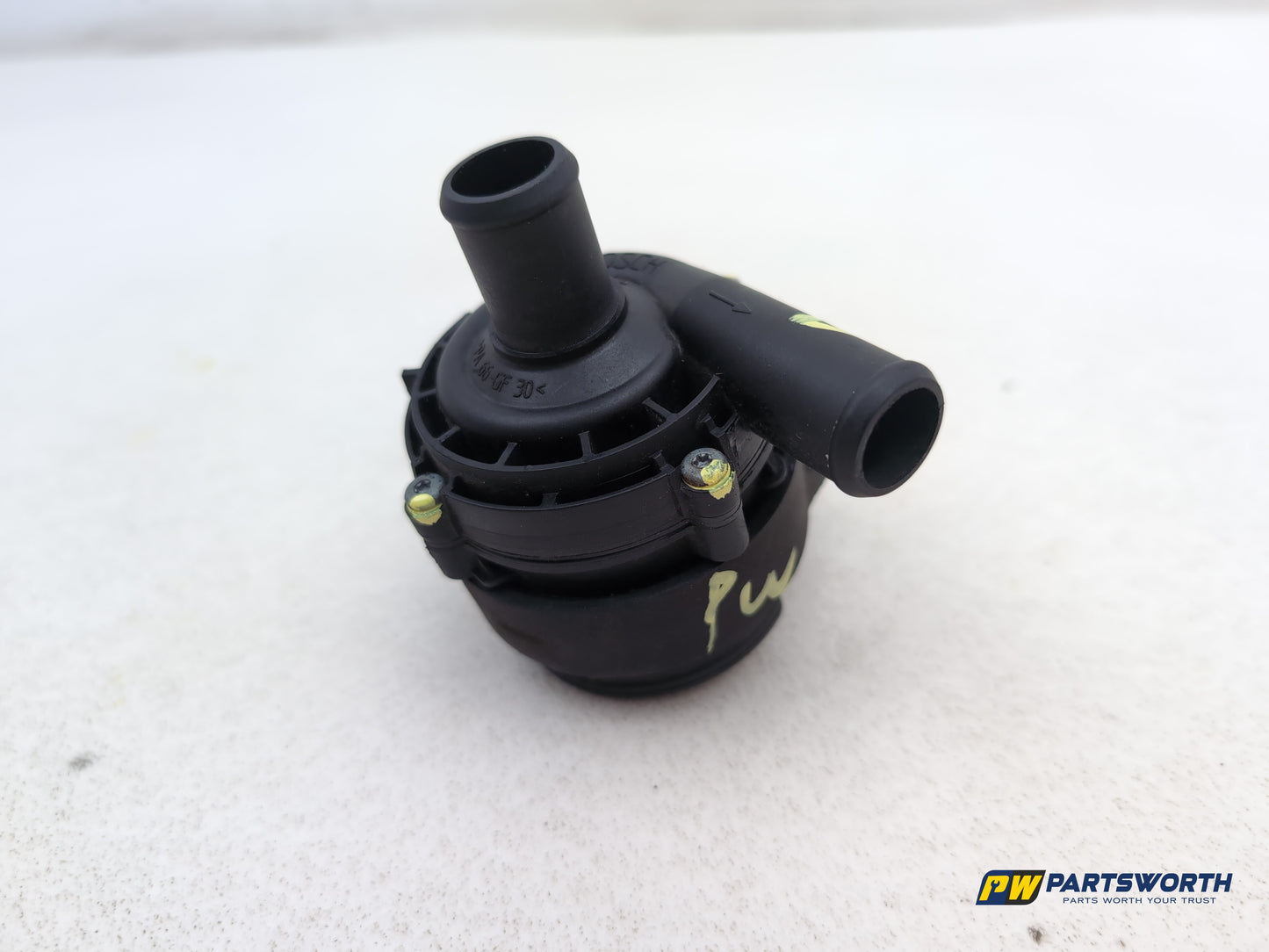 Mercedes R320 R-Class W251 3.0l Diesel Auxiliary Coolant Water Pump A2118350028 - photo 3