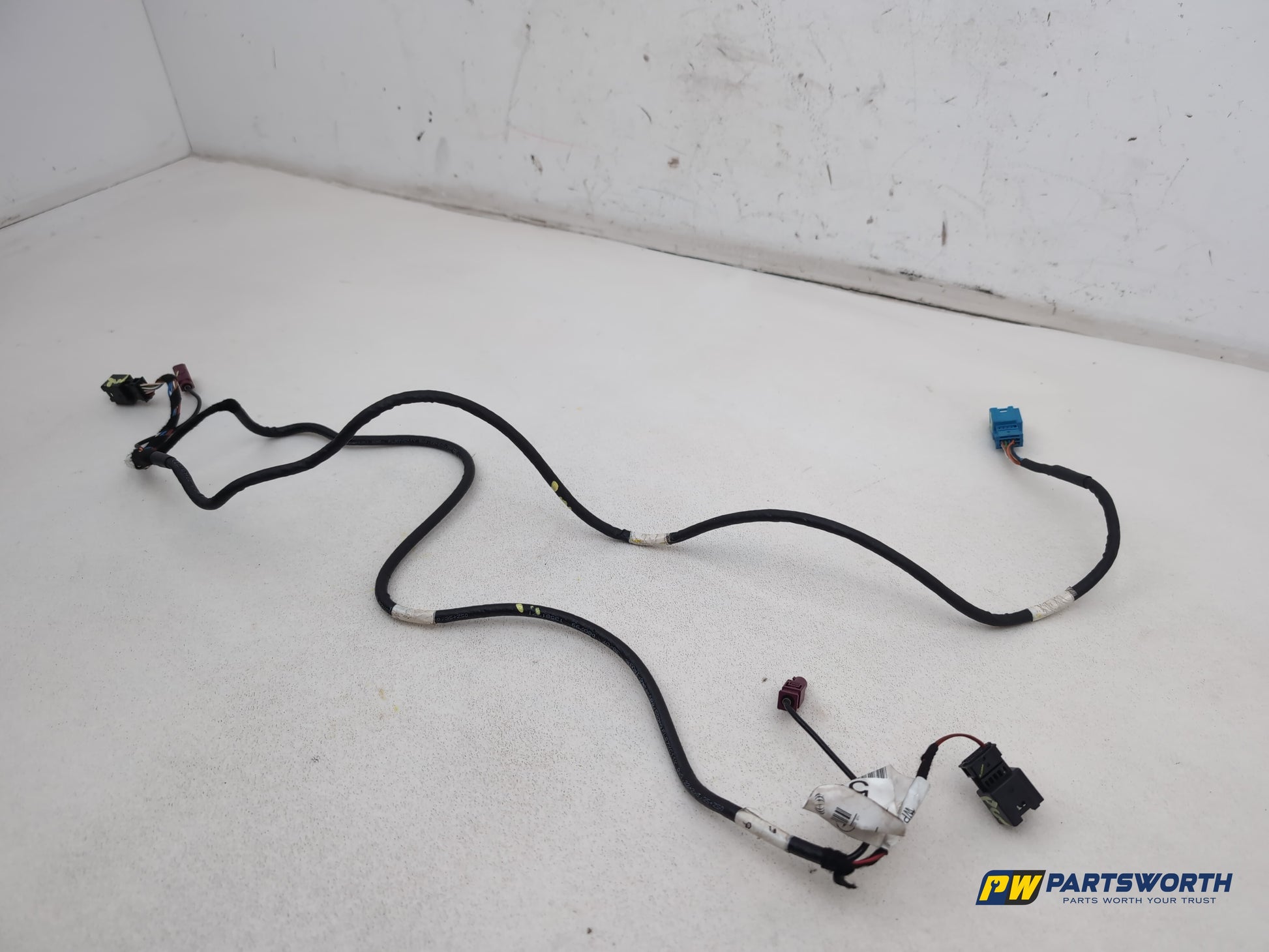 Mercedes R320 R-Class W251 Centre Console Armrest Wiring Loom A2514401933 - photo 3