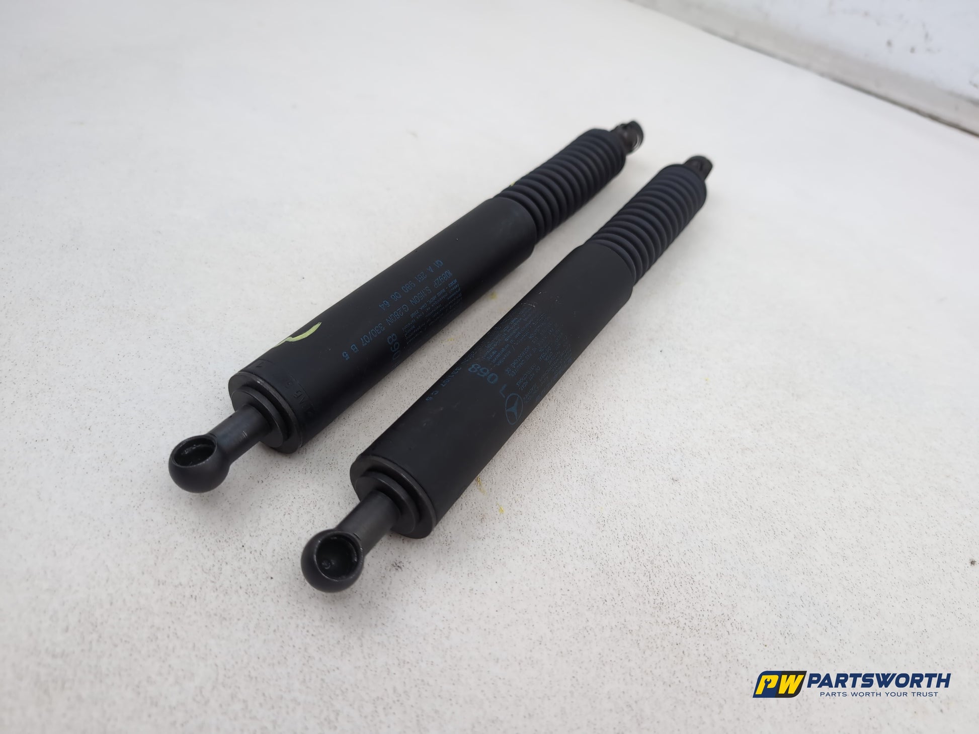 Mercedes R320 R-Class W251 Tailgate Gas Strut Lifter A2519800764 2006-2013 - photo 3