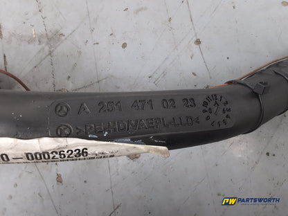 Mercedes R320 R-Class W251 3.0l Diesel Fuel Filler Neck 2006-2013 - photo 9