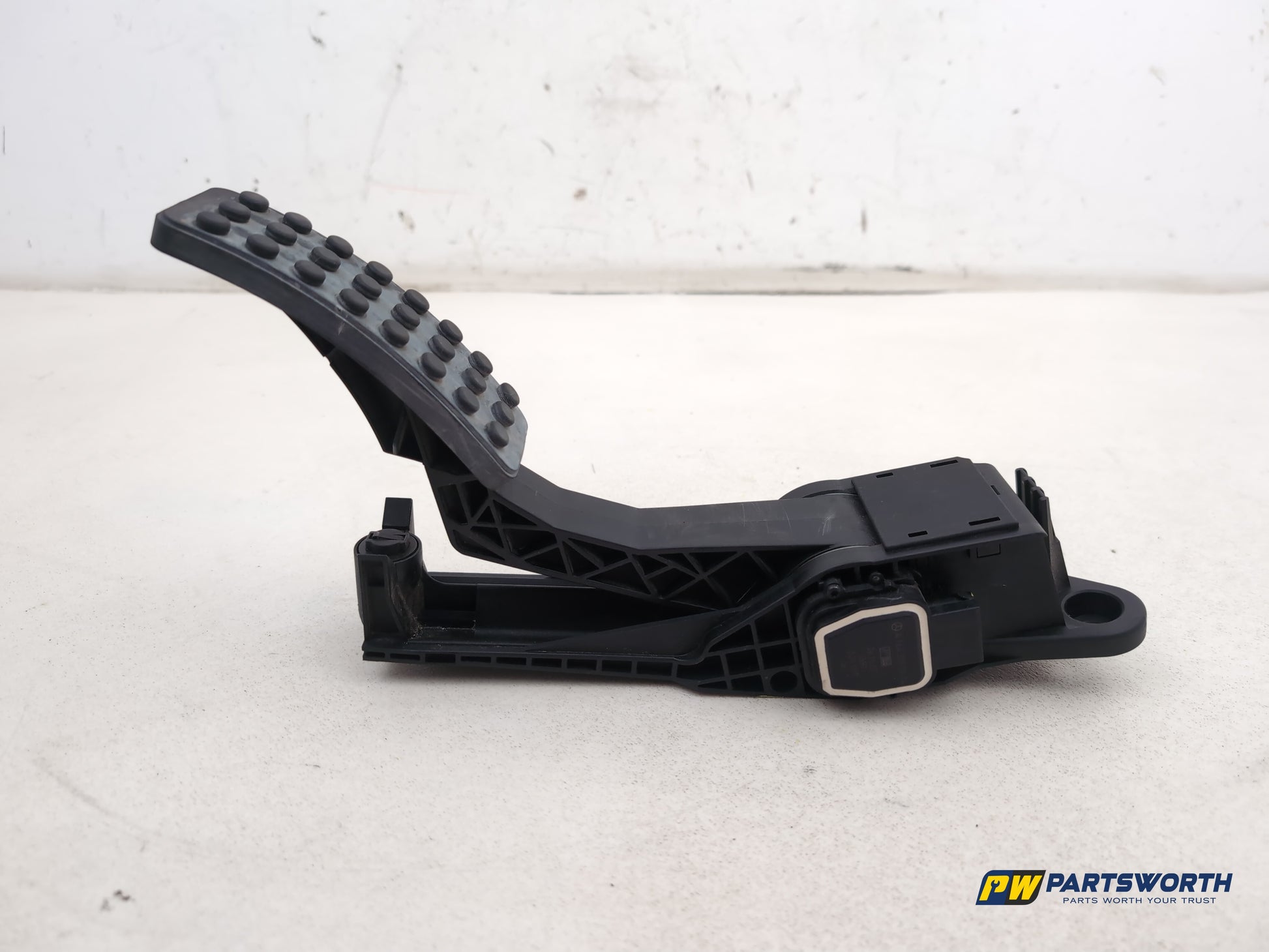 Mercedes R320 R-Class W251 Accelerator Pedal Throttle A1643000104 2006-2013 - photo 3