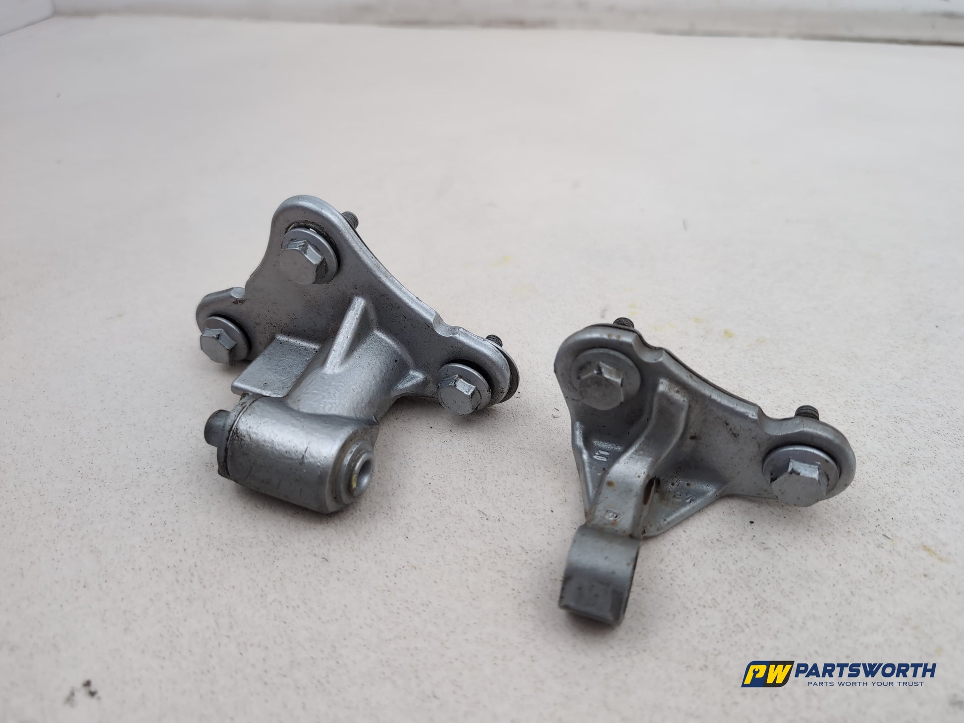 Mercedes R320 R-Class W251 Passenger Side Lh Front Door Hinge Pair 2006-2013 - photo 3