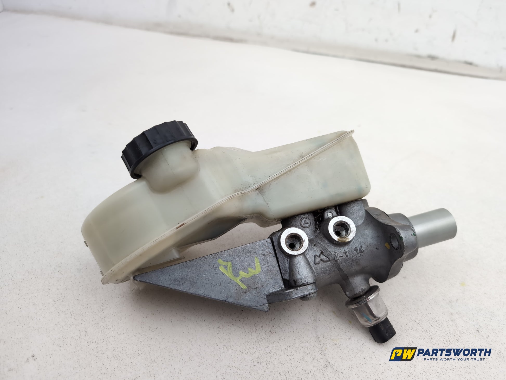 Mercedes R320 R-Class W251 3.0l Diesel Brake Master Cylinder A2514300302 - photo 3