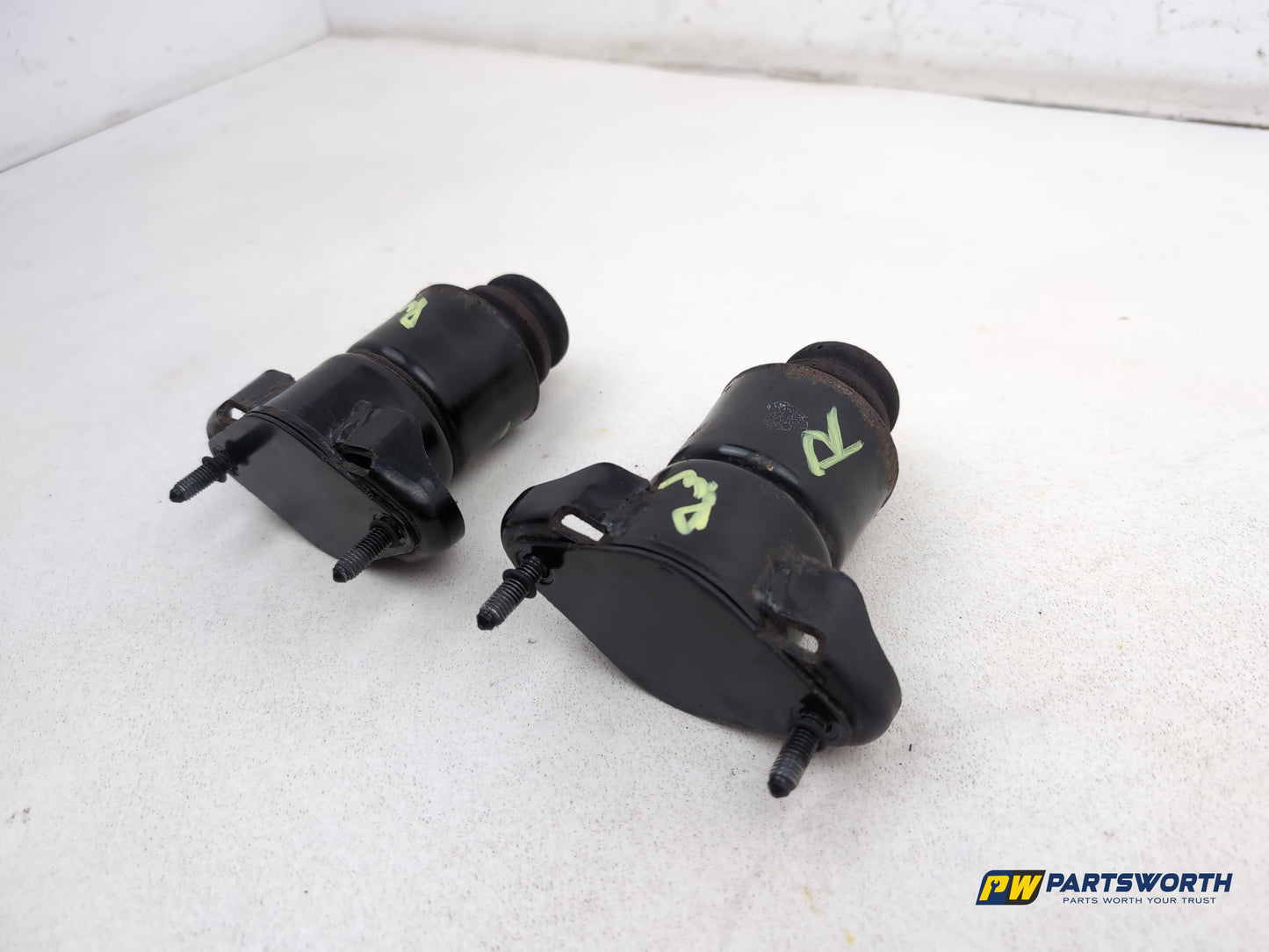 Mercedes R320 R-Class W251 Rear Shock Absorbeer Mounting Brackets Set 2006-2013 - photo 3