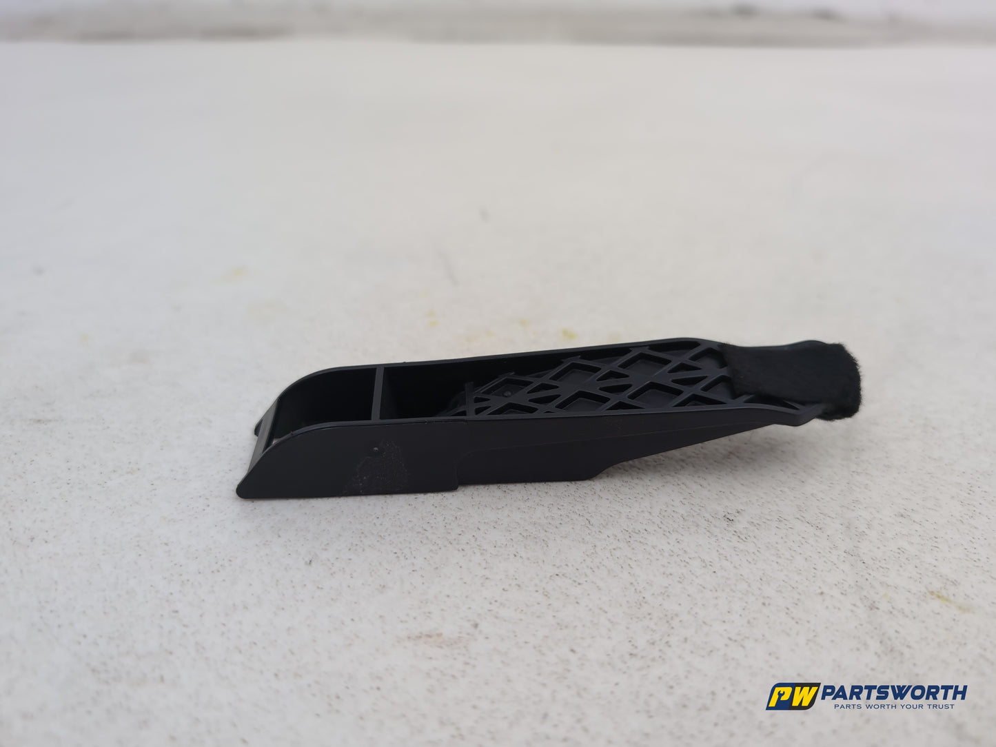 Mercedes R320 R-Class W251 Front Left Seat Right Hook A2519100276 2006-2013 - photo 3