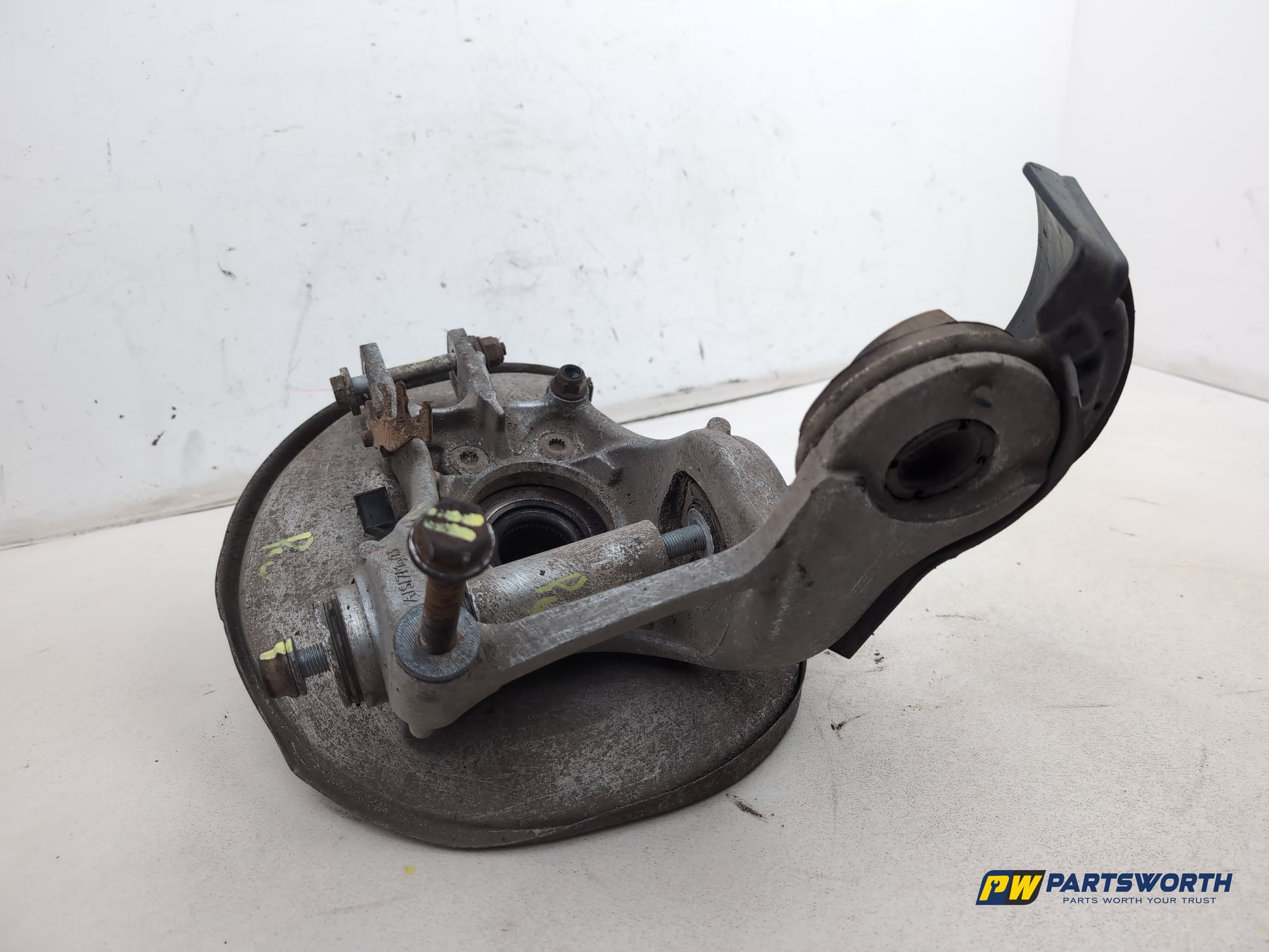 Audi A6 S Line Black Ed 2.0l Diesel Wheel Hub Rear Lh Passenger Side 2011-2018 - photo 9