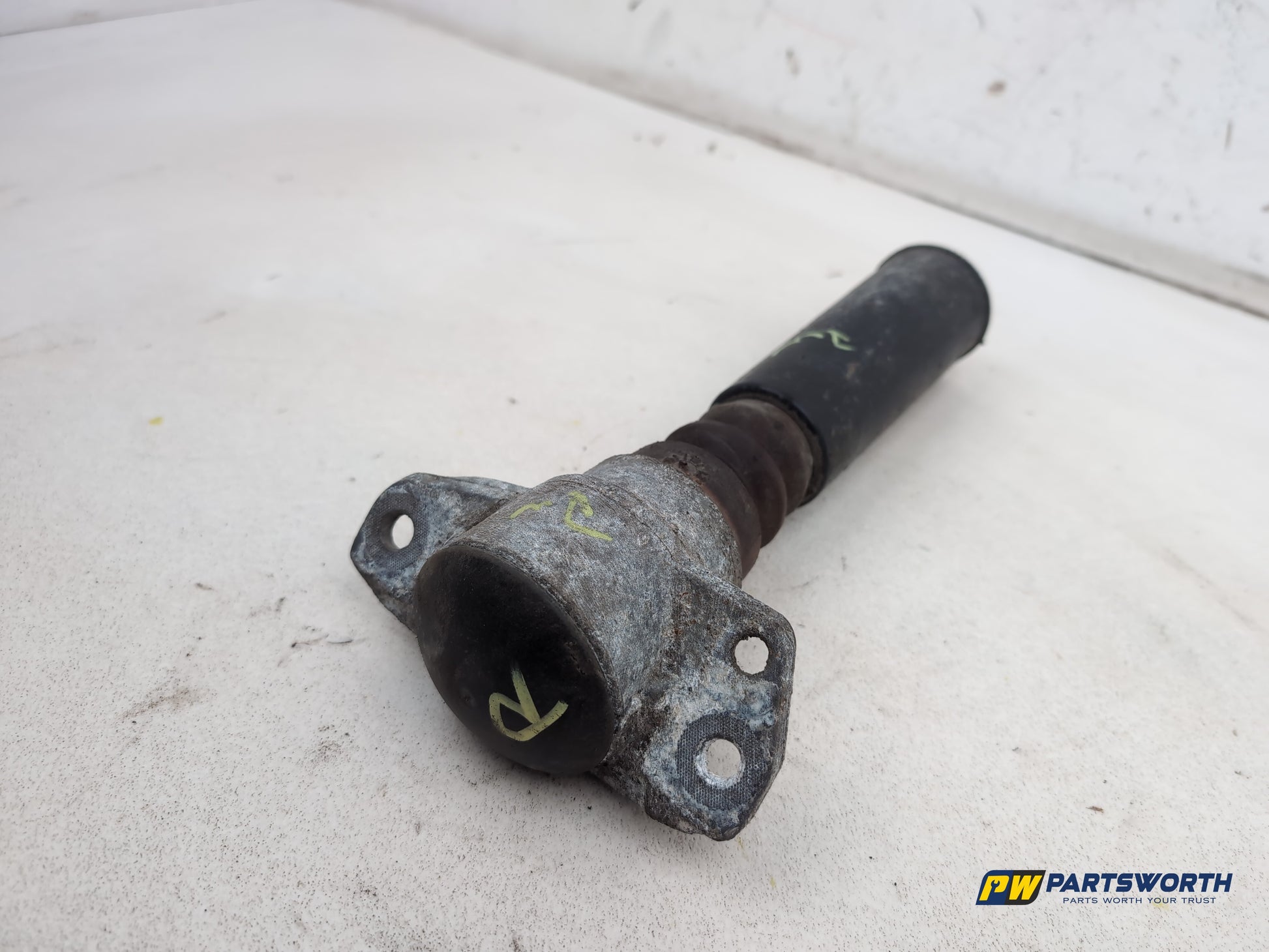 Audi A6 S Line Black Ed Tdi 2.0l Diesel Rear Strut Mount And Cover 2011-2018 - photo 9