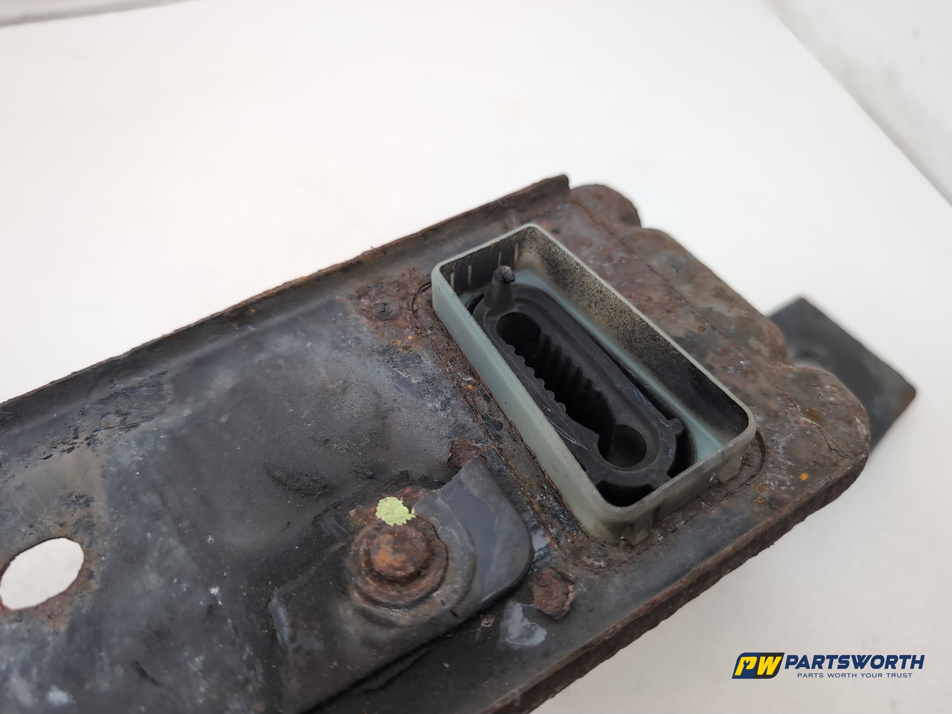 Peugeot 308 Allure Blue Hdi 1.6l Diesel Radiator Lower Support Bracket 2013-2021 - photo 9