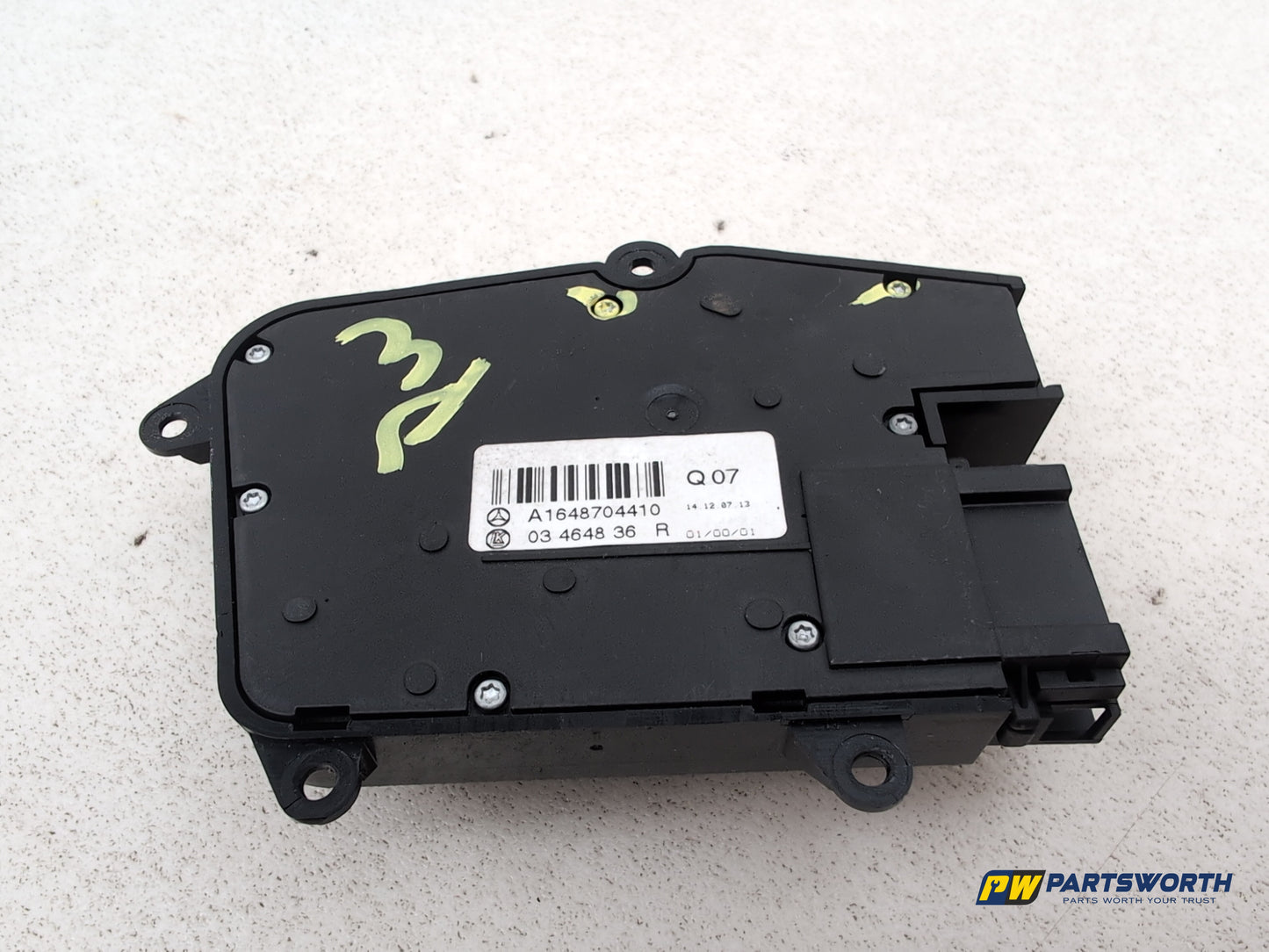 Mercedes R320 R-Class W251 Seat Control Switch Driver Side A1648704410 2006-2013 - photo 3