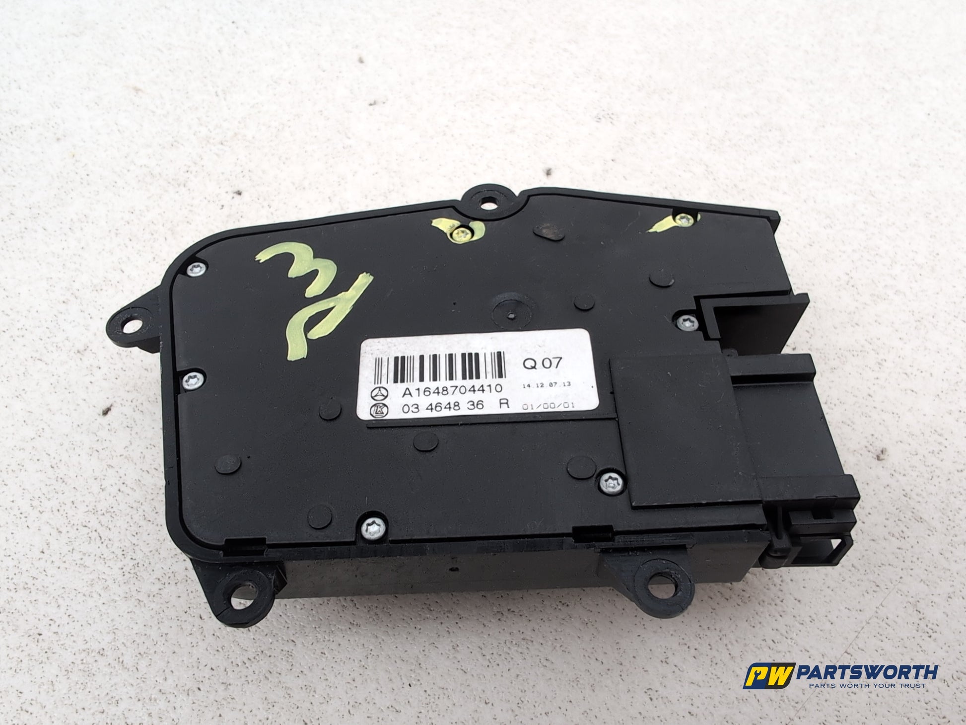 Mercedes R320 R-Class W251 Seat Control Switch Driver Side A1648704410 2006-2013 - photo 3