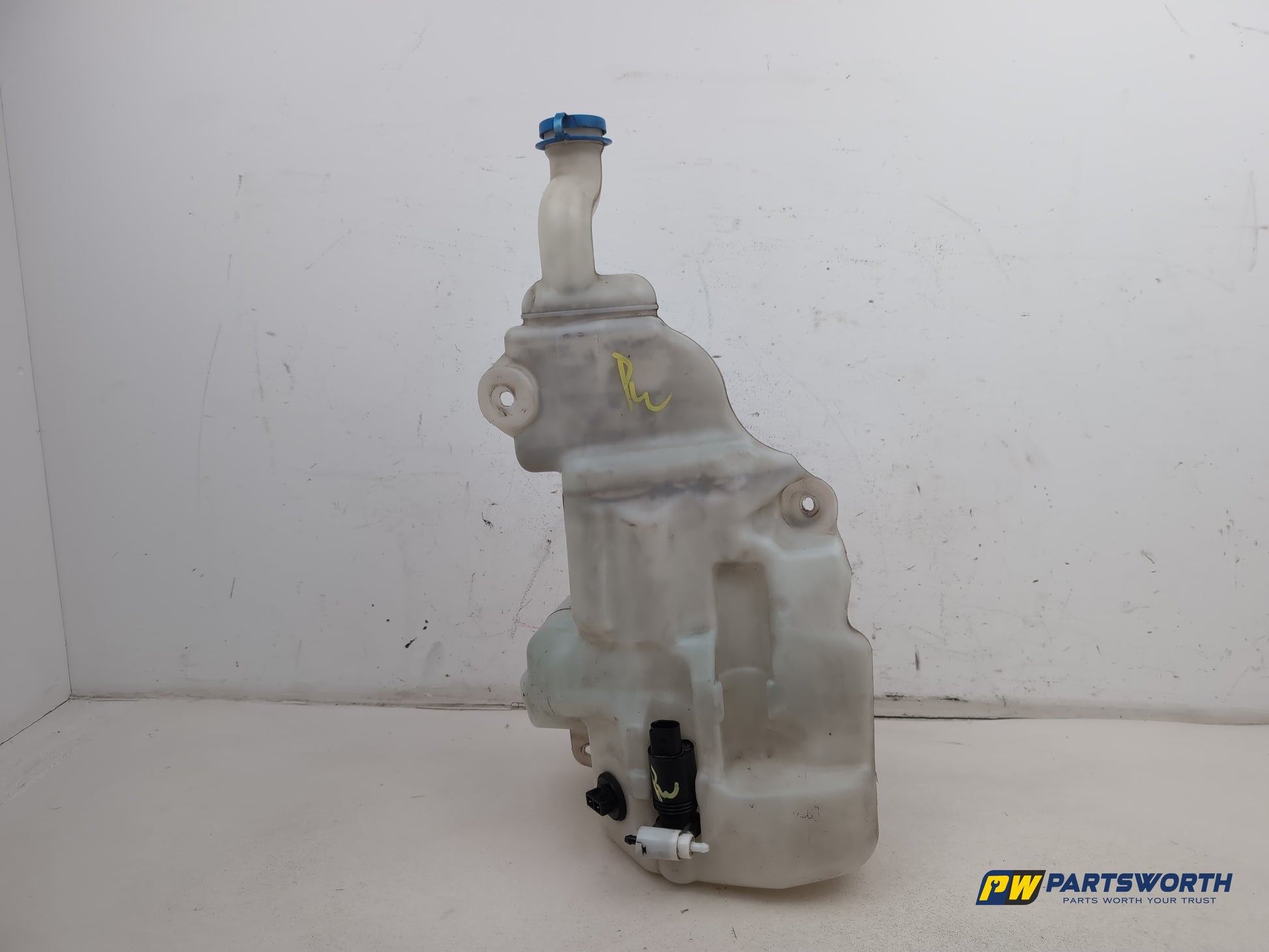 Mercedes R320 R-Class W251 3.0l Diesel Washer Bottle Windscreen A2518690520 - photo 3