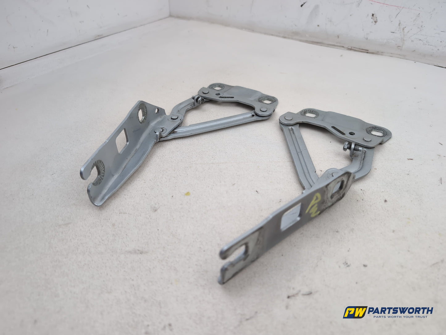 Mercedes R320 R-Class W251 Bonnet Hinges Pair Silver C775 A2518800128 2006-2013 - photo 3