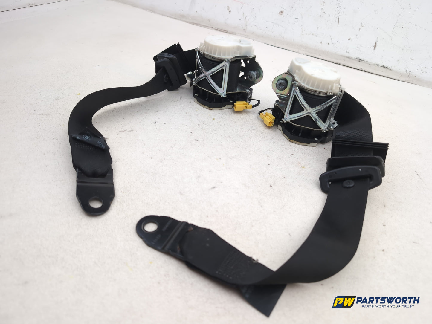 Mercedes R320 R-Class W251 Rear Third Row Seat Belt Pair 2006-2013 - photo 3
