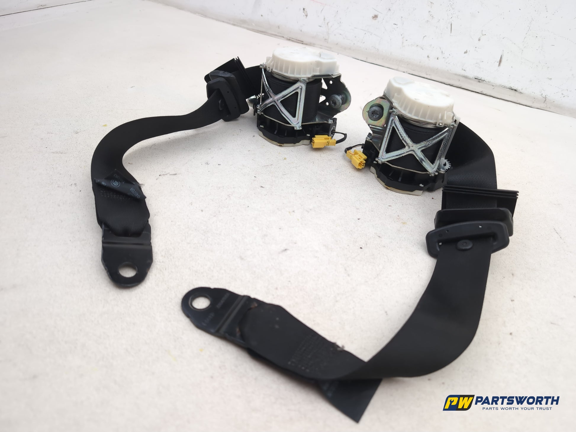 Mercedes R320 R-Class W251 Rear Third Row Seat Belt Pair 2006-2013 - photo 3