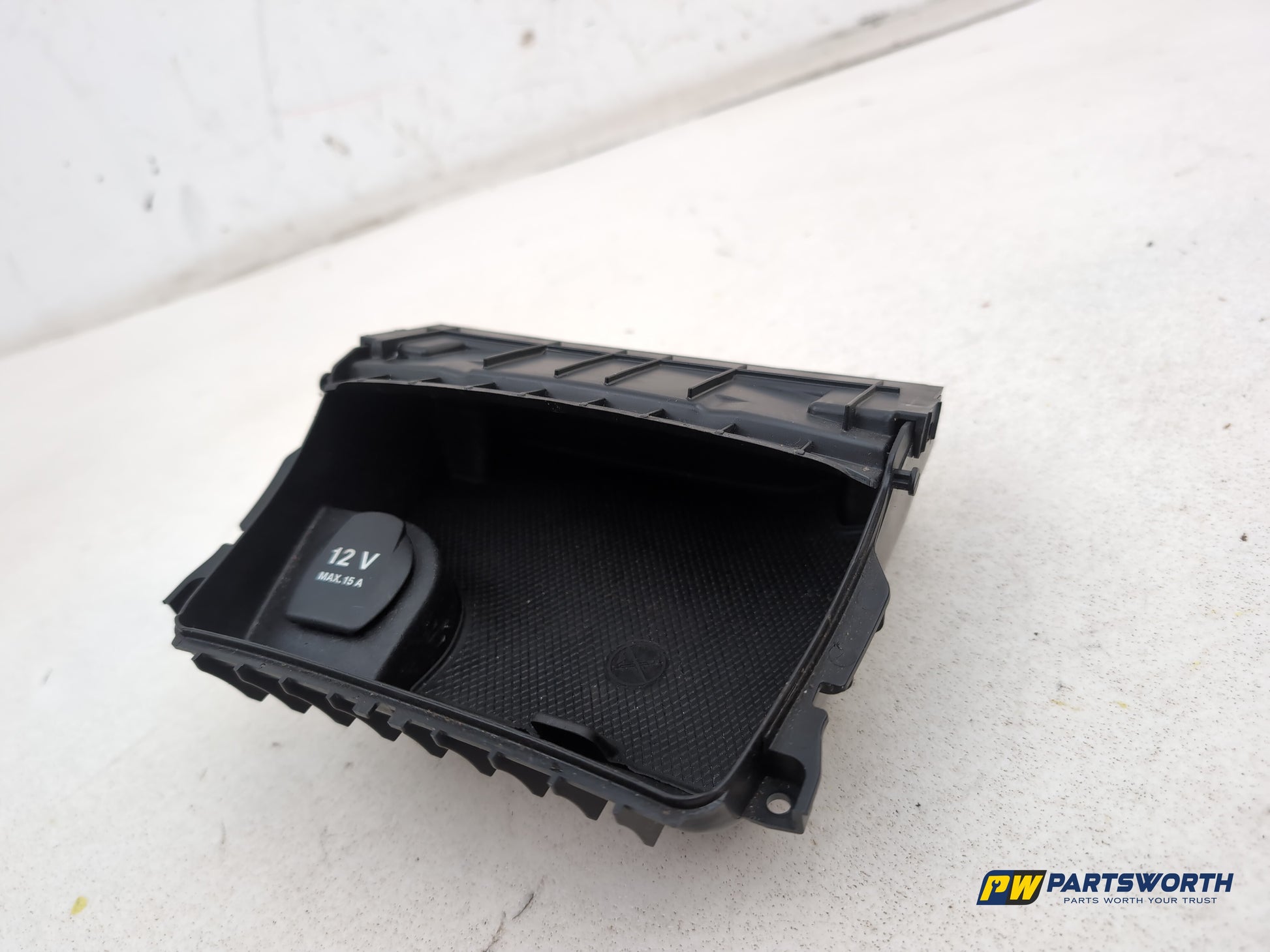 Mercedes-Benz B180 B-Class W246 Centre Console Ashtray A2466800150 2011-2018 - photo 9