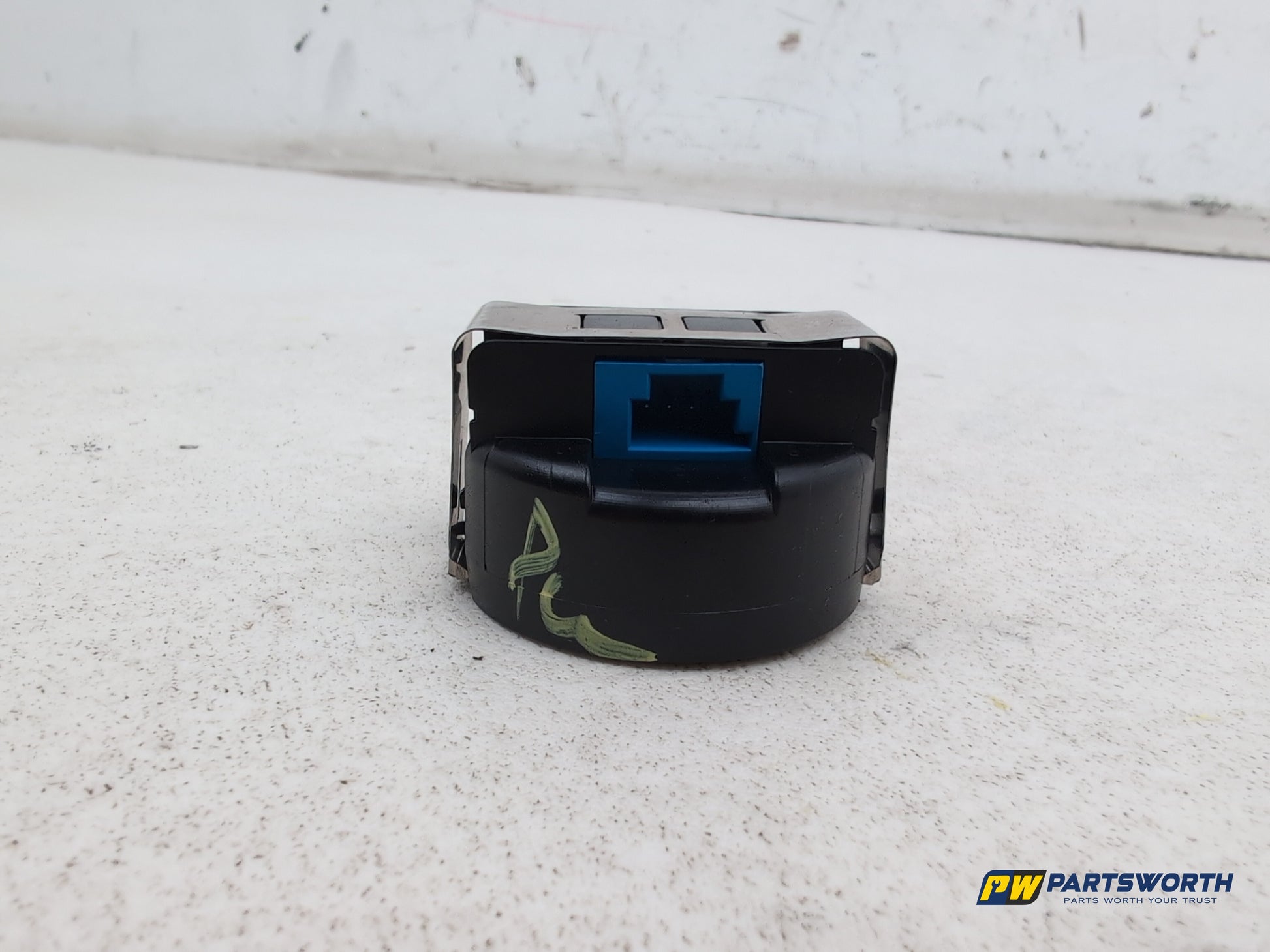 Mercedes-Benz B180 B-Class W246 Rain Sensor A2469017100 2011-2018 - photo 3