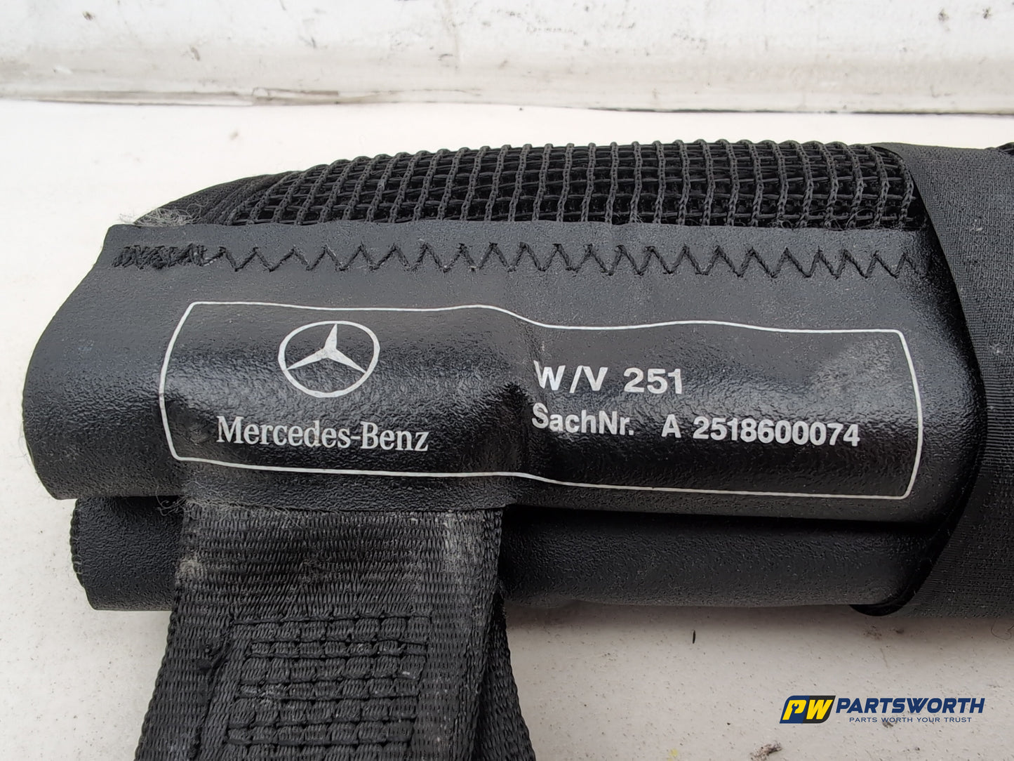 Mercedes R320 R-Class W251 Boot Dog Guard Rear Partition Net A2518600074 - photo 9