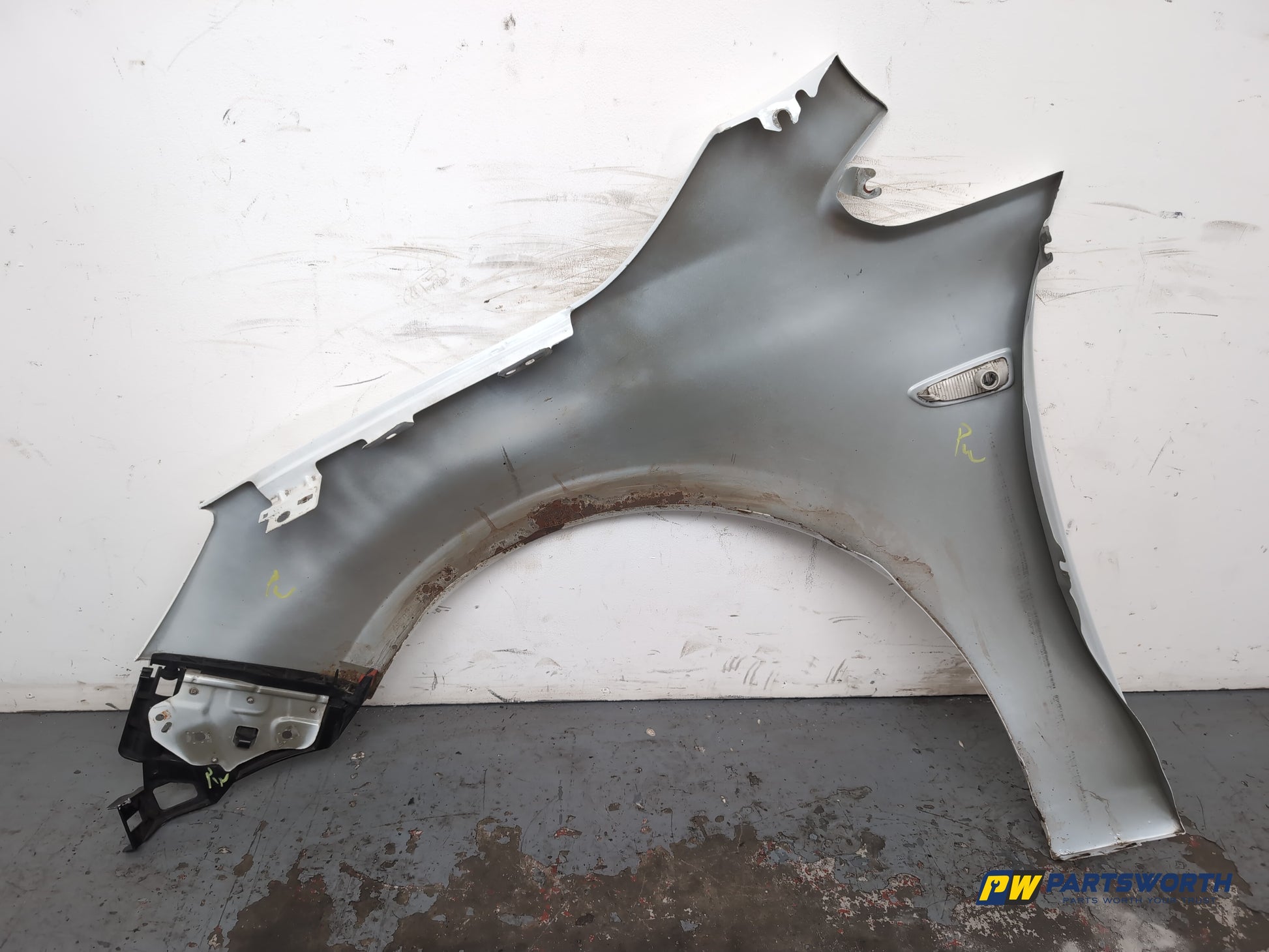 Wing Front RH 9