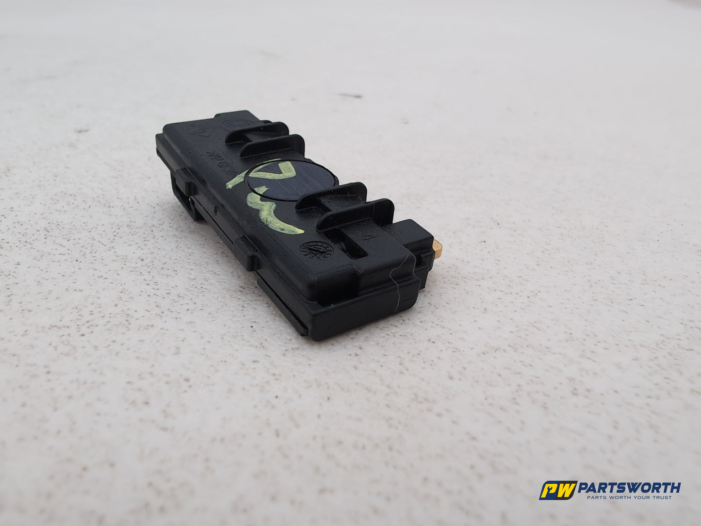 Mercedes-Benz B180 B-Class W246 Interior Humidity Temperature Sensor A1729058200 - photo 9