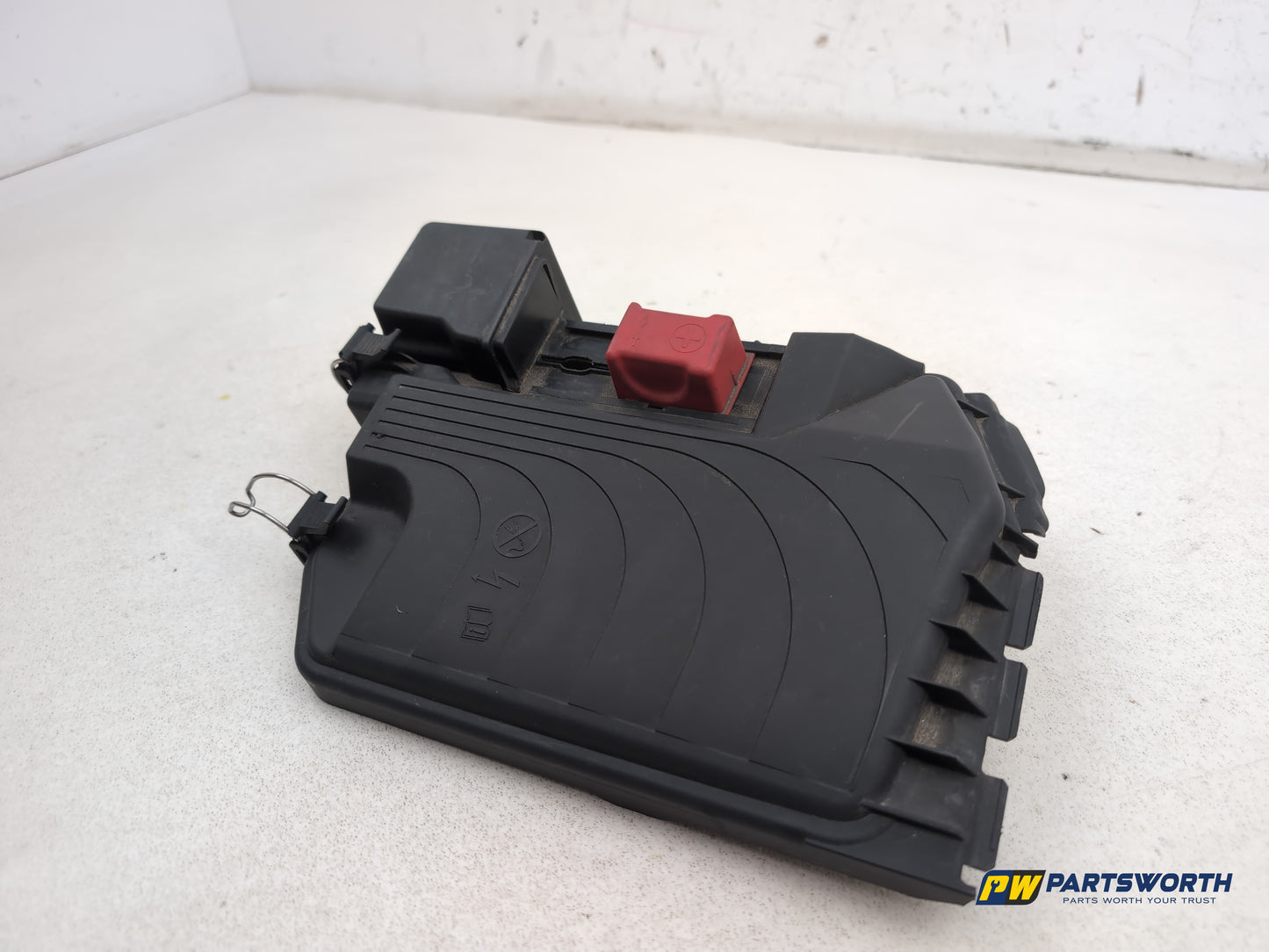 Mercedes-Benz B180 B-Class W246 Fuse Box Cover Lid Trim A2465400182 2011-2018 - photo 3