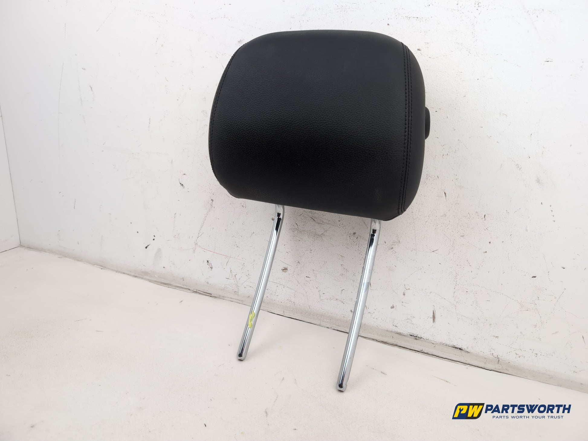 Mercedes-Benz B180 B-Class W246 Front Headrest Left Right 2011-2018 - photo 3