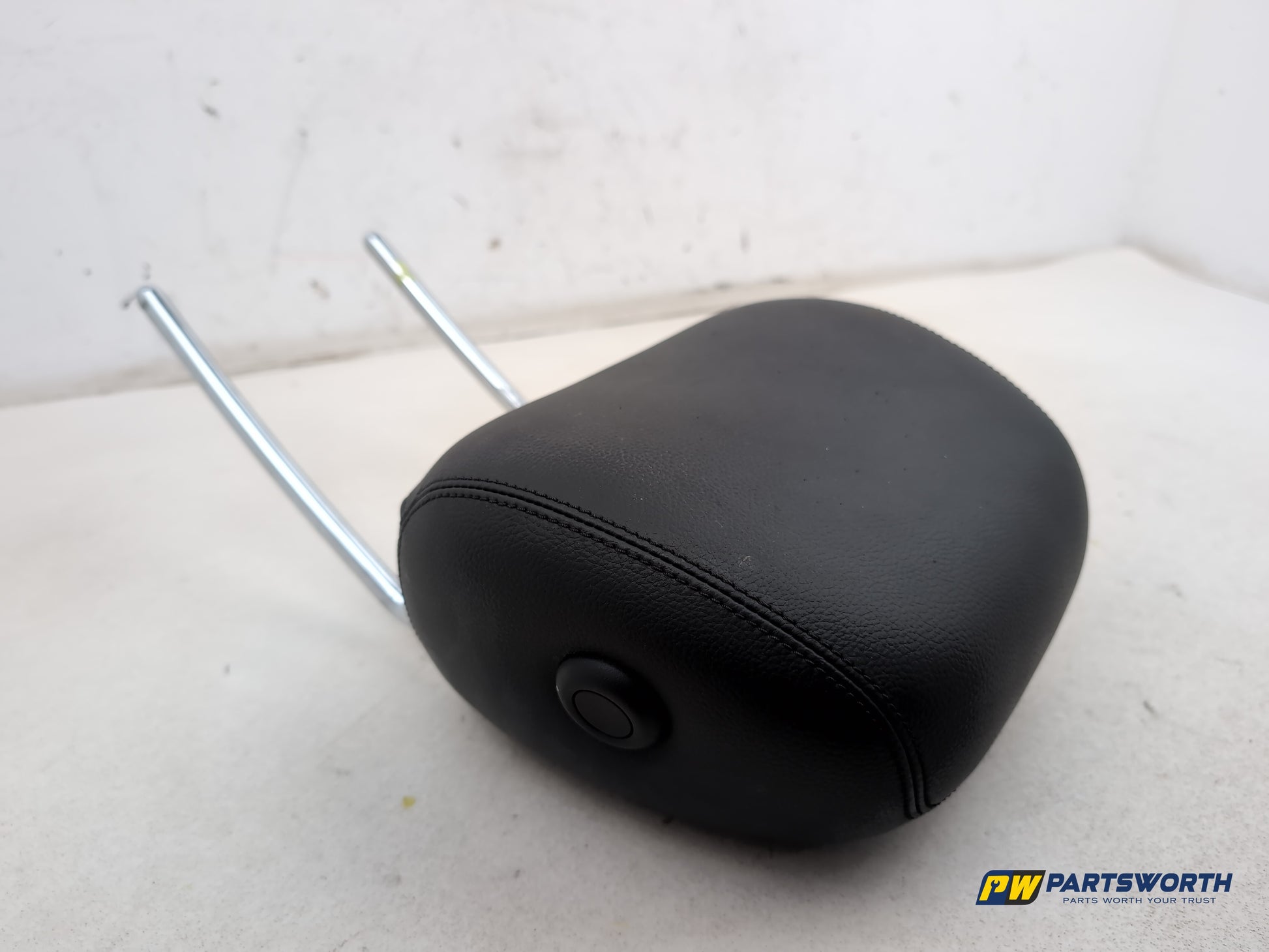 Mercedes-Benz B180 B-Class W246 Front Headrest Left Right 2011-2018 - photo 3