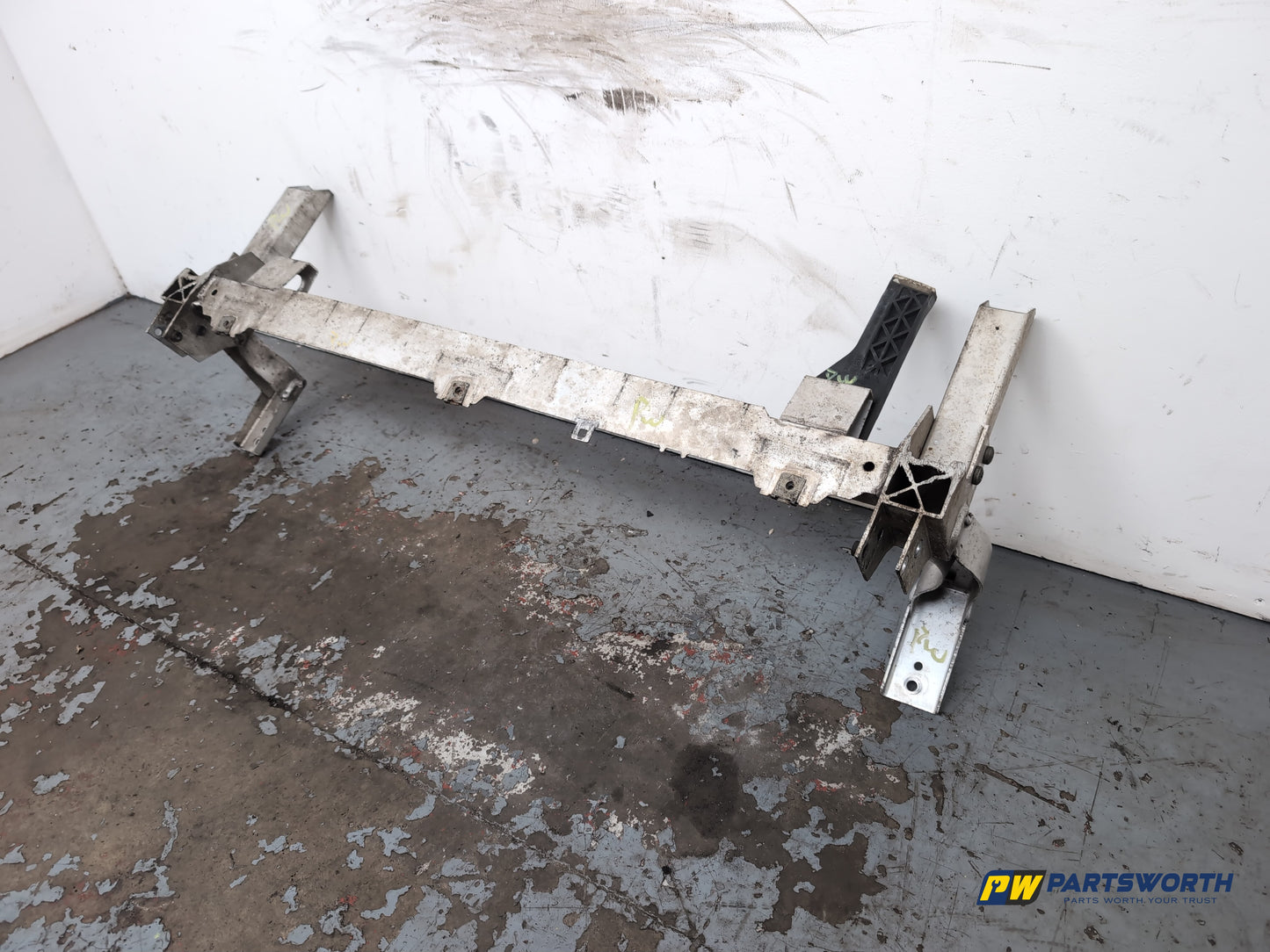 Mercedes-Benz B180 B-Class W246 Radiator Support Lower 2011-2018 - photo 3