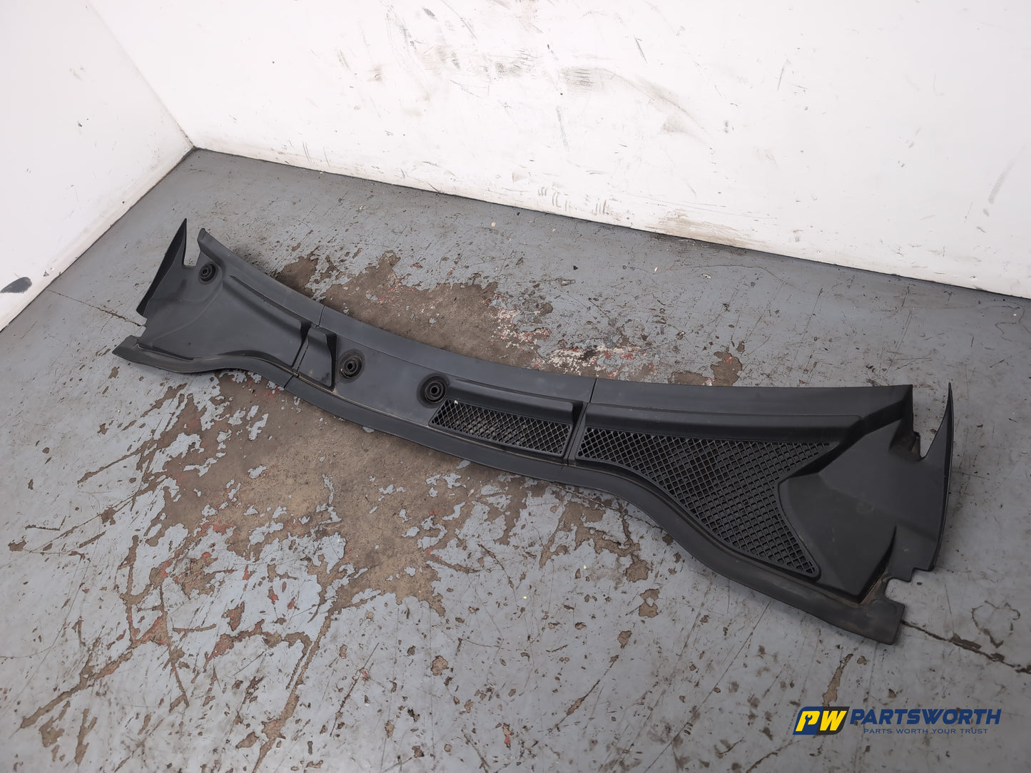 Mercedes-Benz B180 B-Class W246 Windscreen Scuttle Panel 2011-2018 - photo 3