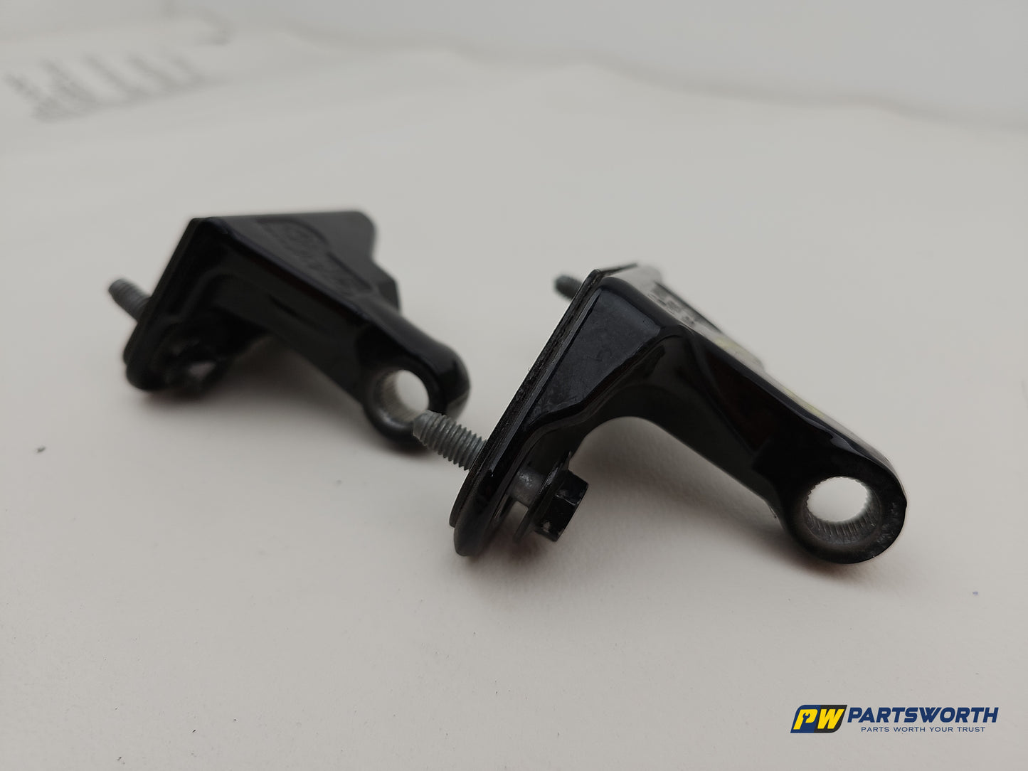 Mercedes-Benz B180 B-Class W246 Driver Side Rear Door Hinge 2011-2018 - photo 3