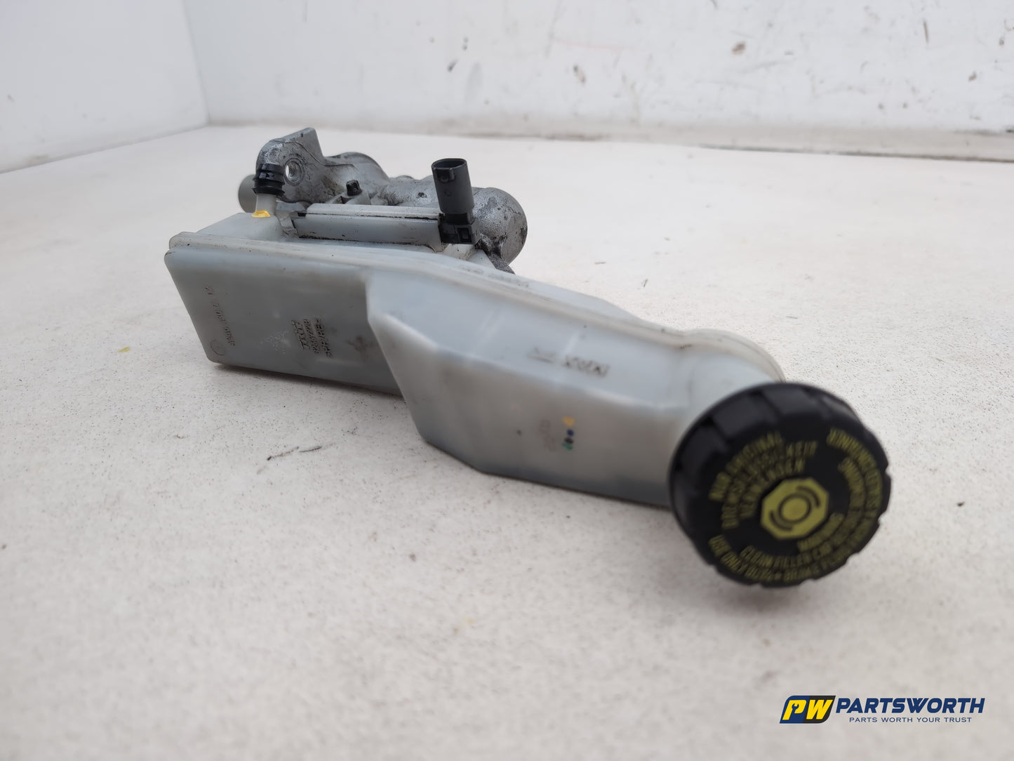 Mercedes-Benz B180 B-Class W246 Brake Master Cylinder Assembly A2464300102 - photo 3