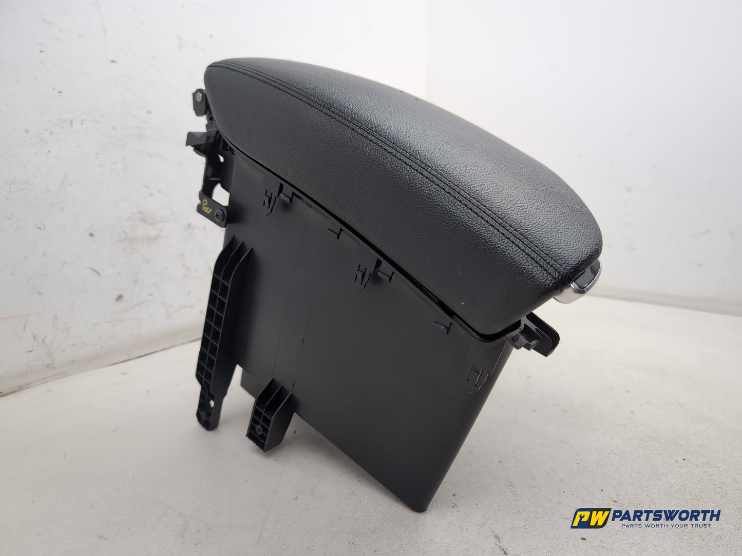 Hyundai I40 Style Blue Drive Crdi Centre Console Armrest 846903z900 2011-2019 - photo 6