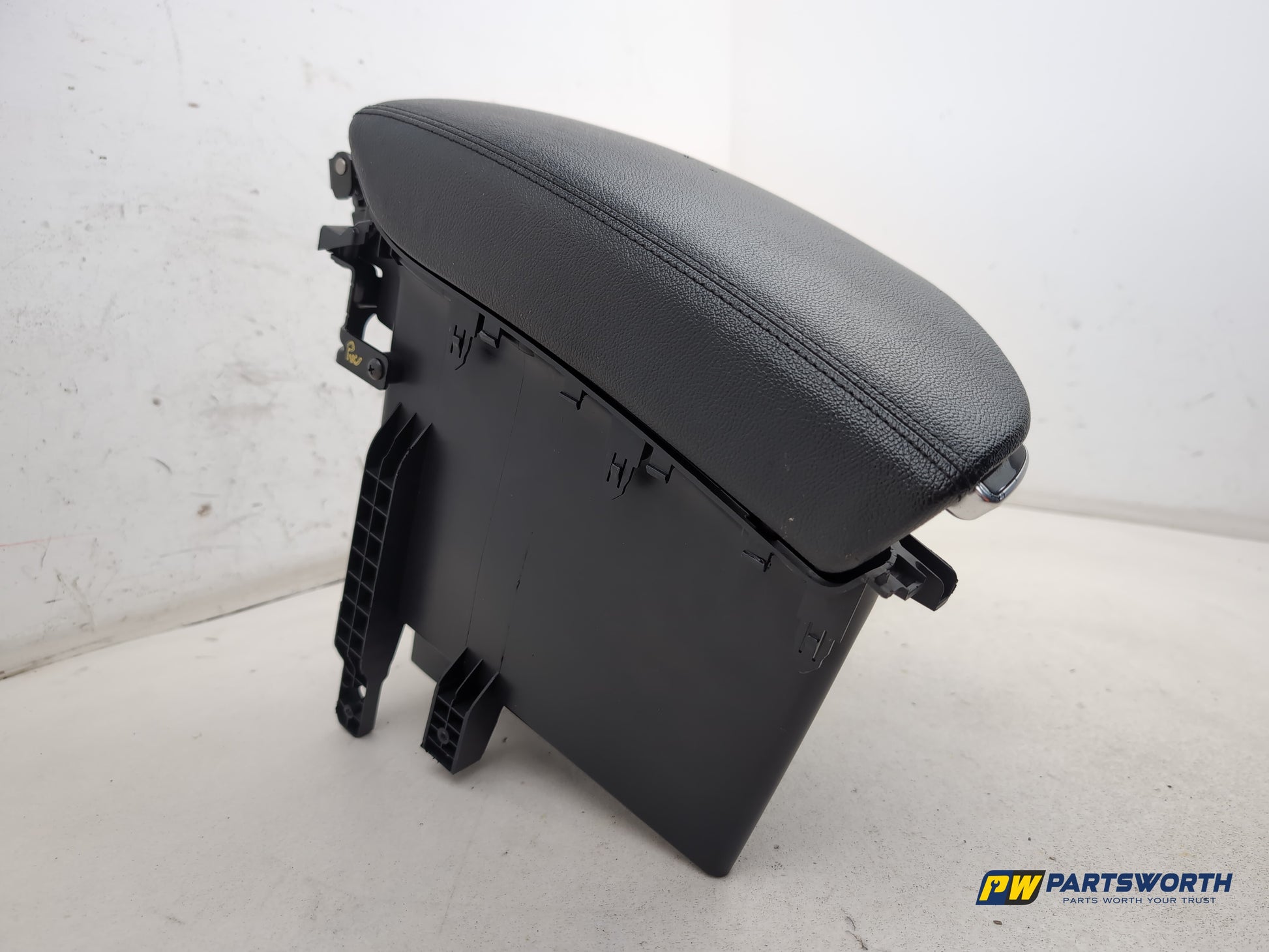 Hyundai I40 Style Blue Drive Crdi Centre Console Armrest 846903z900 2011-2019 - photo 6