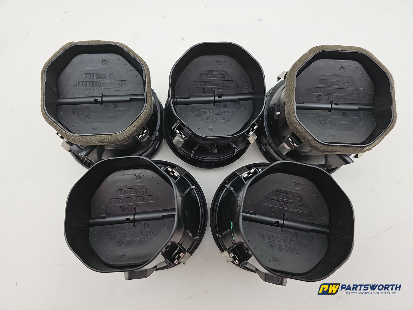 Mercedes-Benz B180 B-Class W246 Dashboard Air Vent Set A2468300354 2011-2018 - photo 3