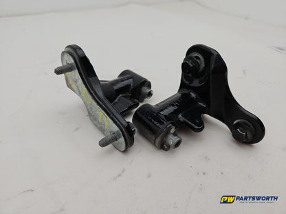 Mercedes-Benz B180 B-Class W246 Driver Side Front Door Hinge Pair 2011-2018 - photo 3