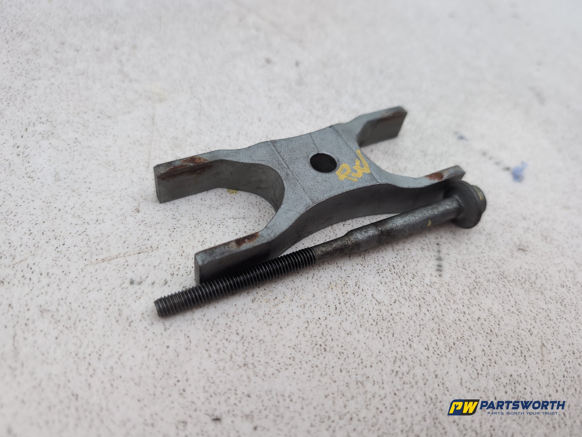 Audi A6 S Line C7 2.0l Diesel Injector Holding Clamp 04l216a 2011-2018 - photo 3