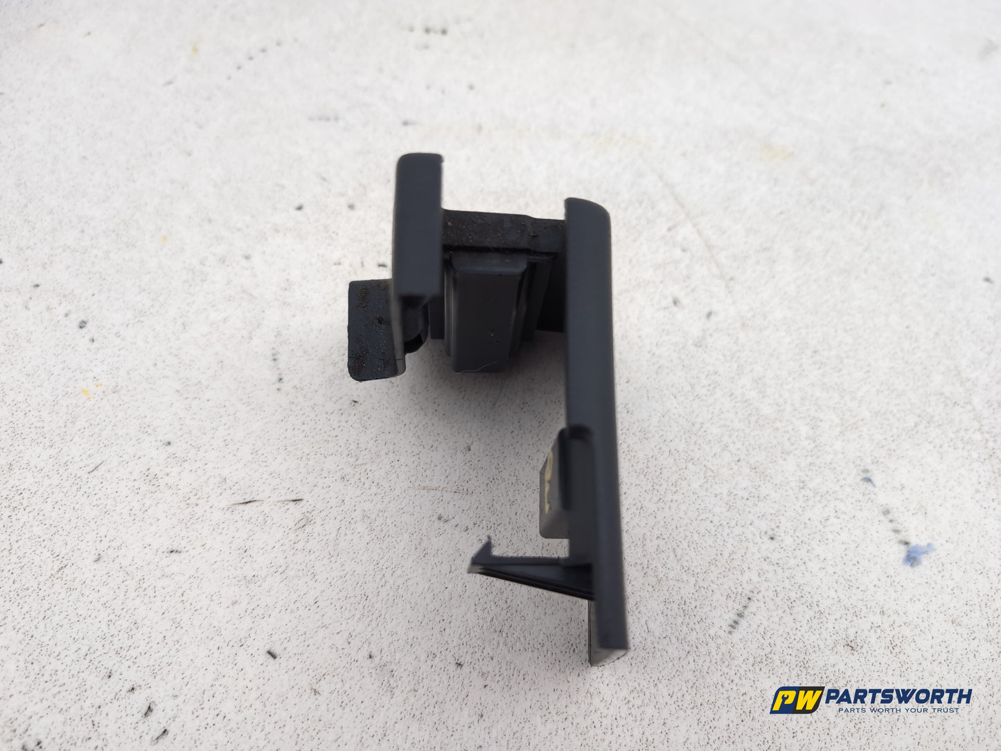 Mercedes-Benz B180 B-Class W246 Driver Side Front Seat Rail Trim A2469190500 - photo 9